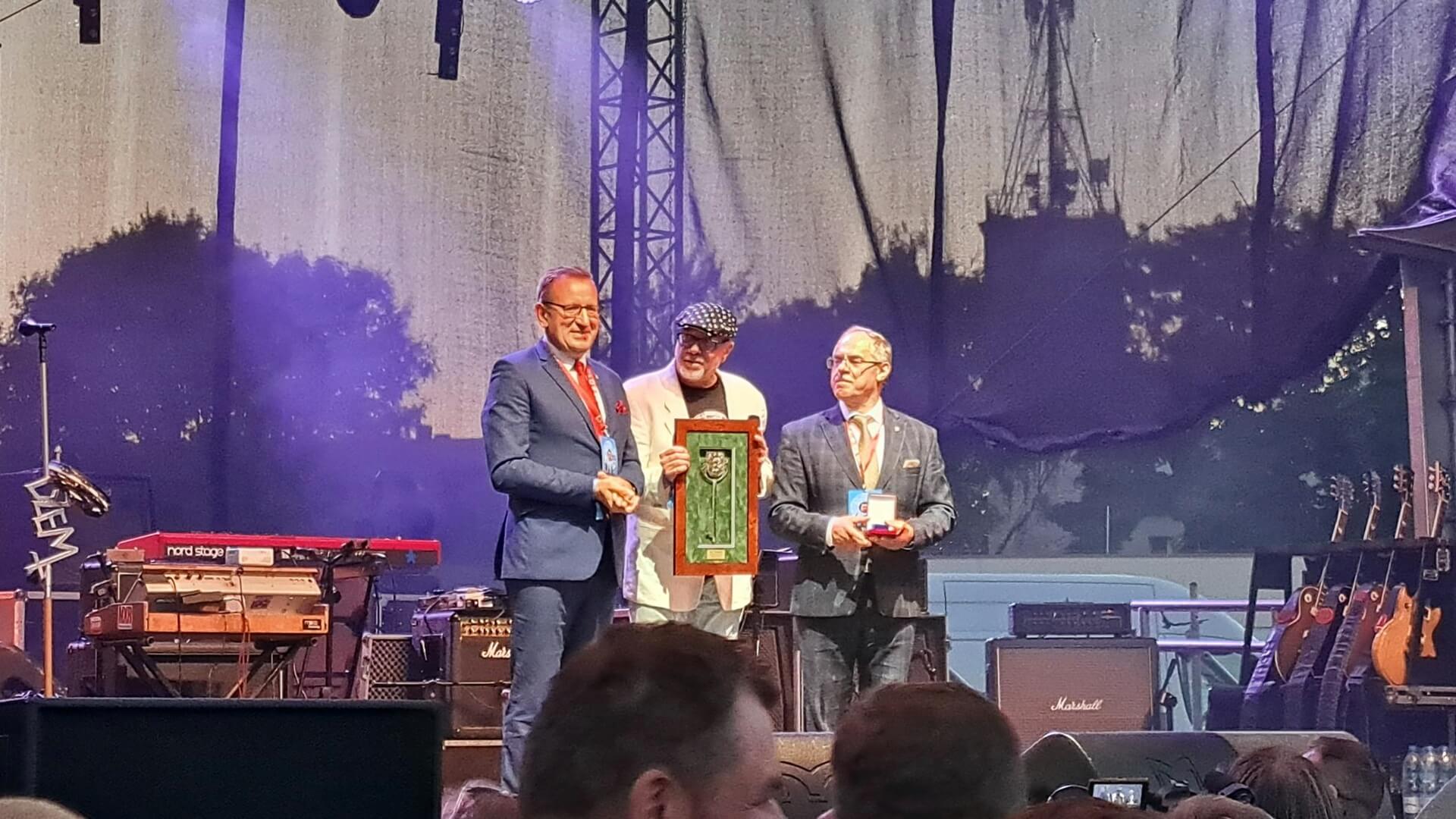 Dziennikarz muzyczny Jan Chojnacki odebrał tytuł Honorowego Obywatela Suwałk