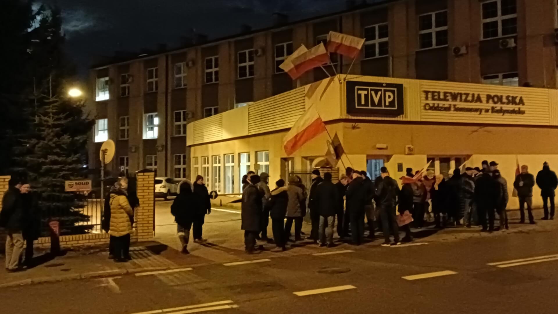 Kolejny protest przed białostockim oddziałem TVP