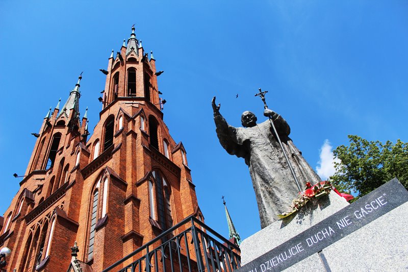 Rodzinny festyn i zbiórka na rzecz uzdolnionych dzieci – Dzień Papieski w Białymstoku
