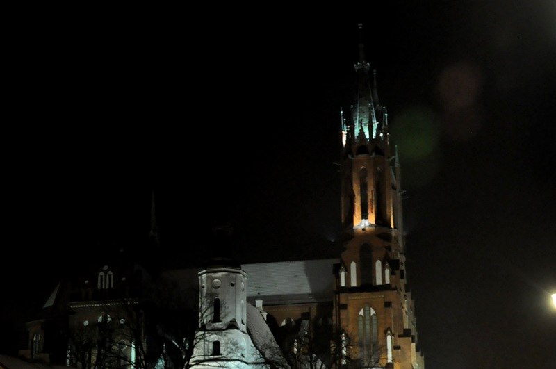 Około 100 młodych ludzi modliło się podczas "Wieczoru ze Świętymi" w białostockiej archikatedrze