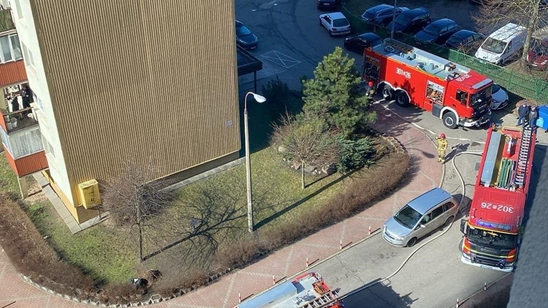 Niezgaszony papieros prawdopodobną przyczyną pożaru bloku przy ul. Rzemieślniczej w Białymstoku