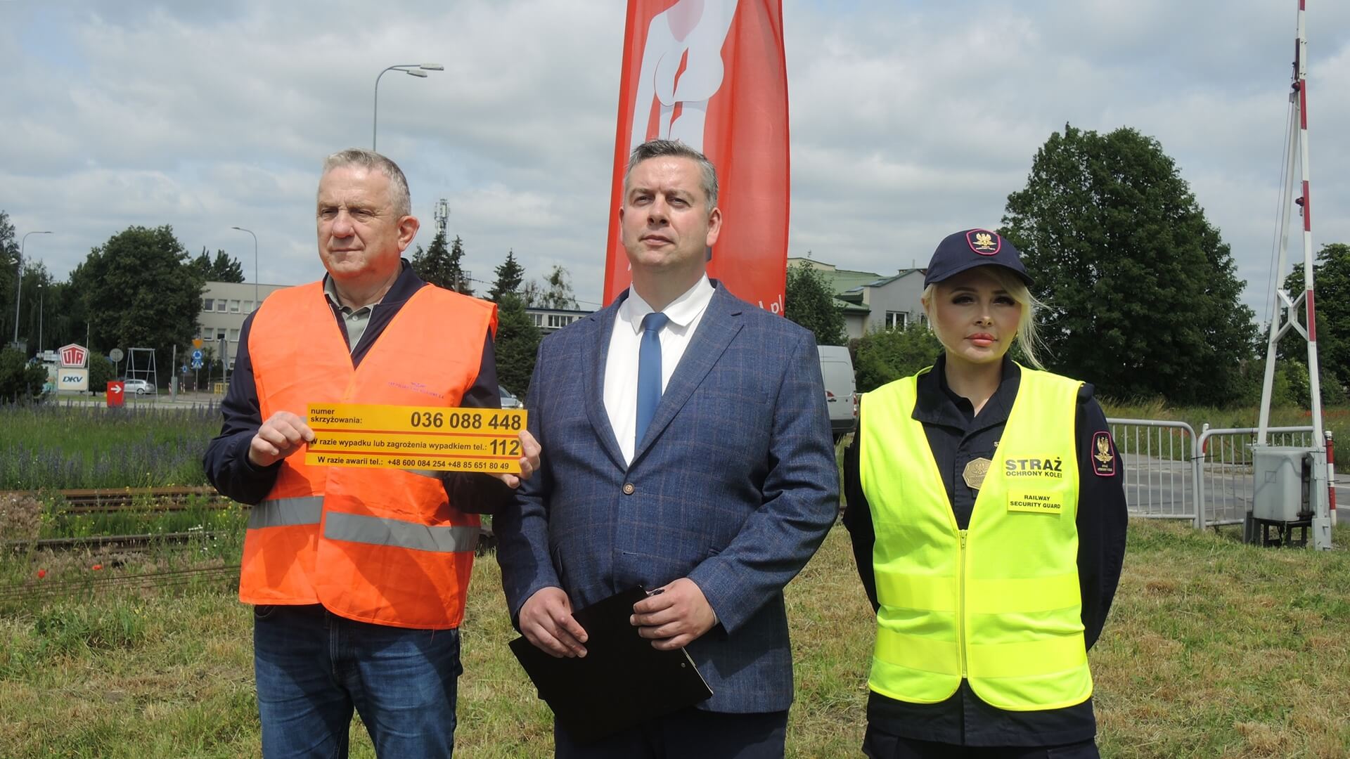 Pociągi wróciły do Łomży. PKP i policja edukują kierowców na przejazdach kolejowych