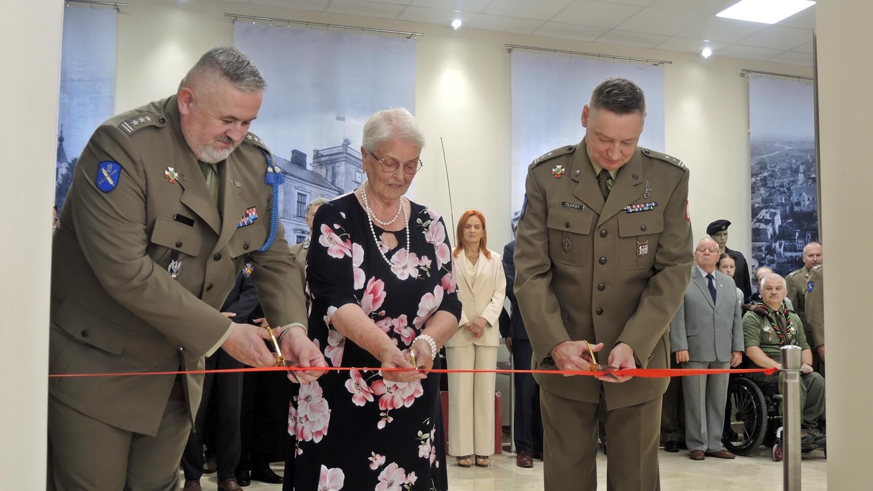 Ponad 100 lat historii wojska w Łomży. Izba Tradycji już otwarta [zdjęcia]