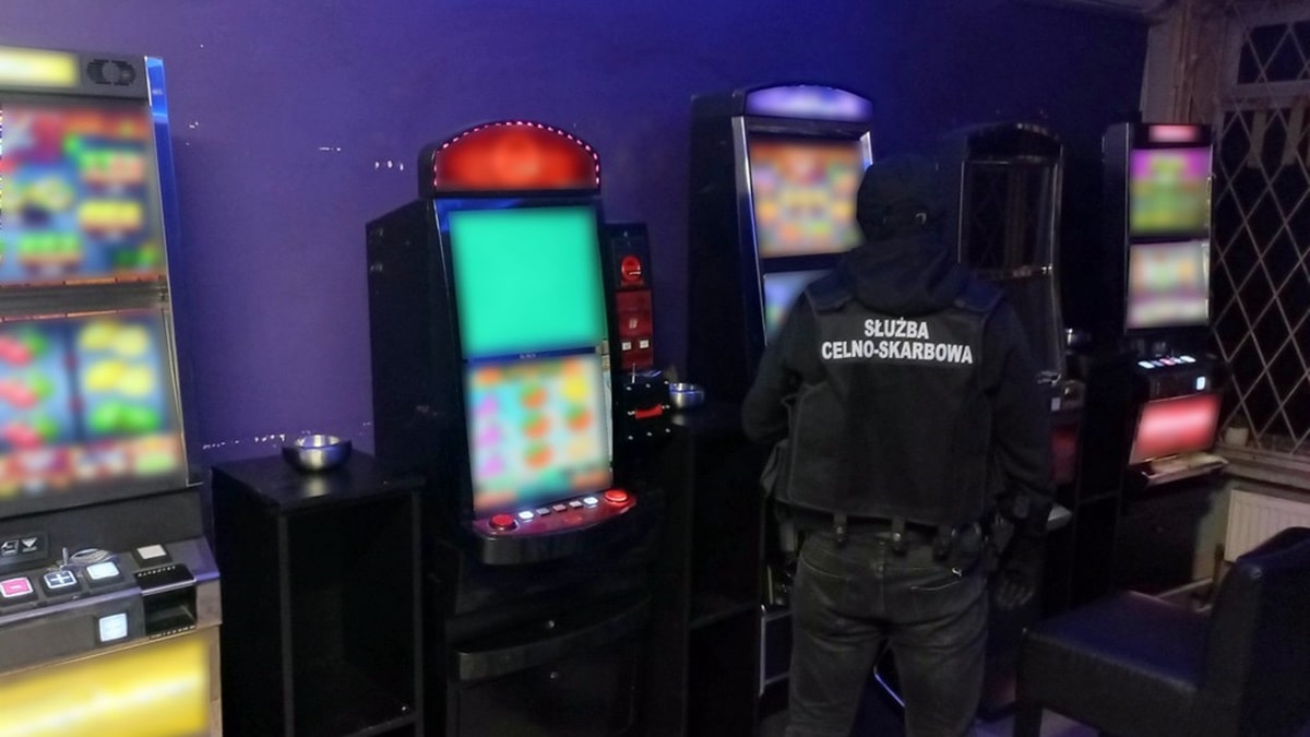 Nielegalny salon gier hazardowych w Łomży zlikwidowany przez funkcjonariuszy podlaskiej KAS