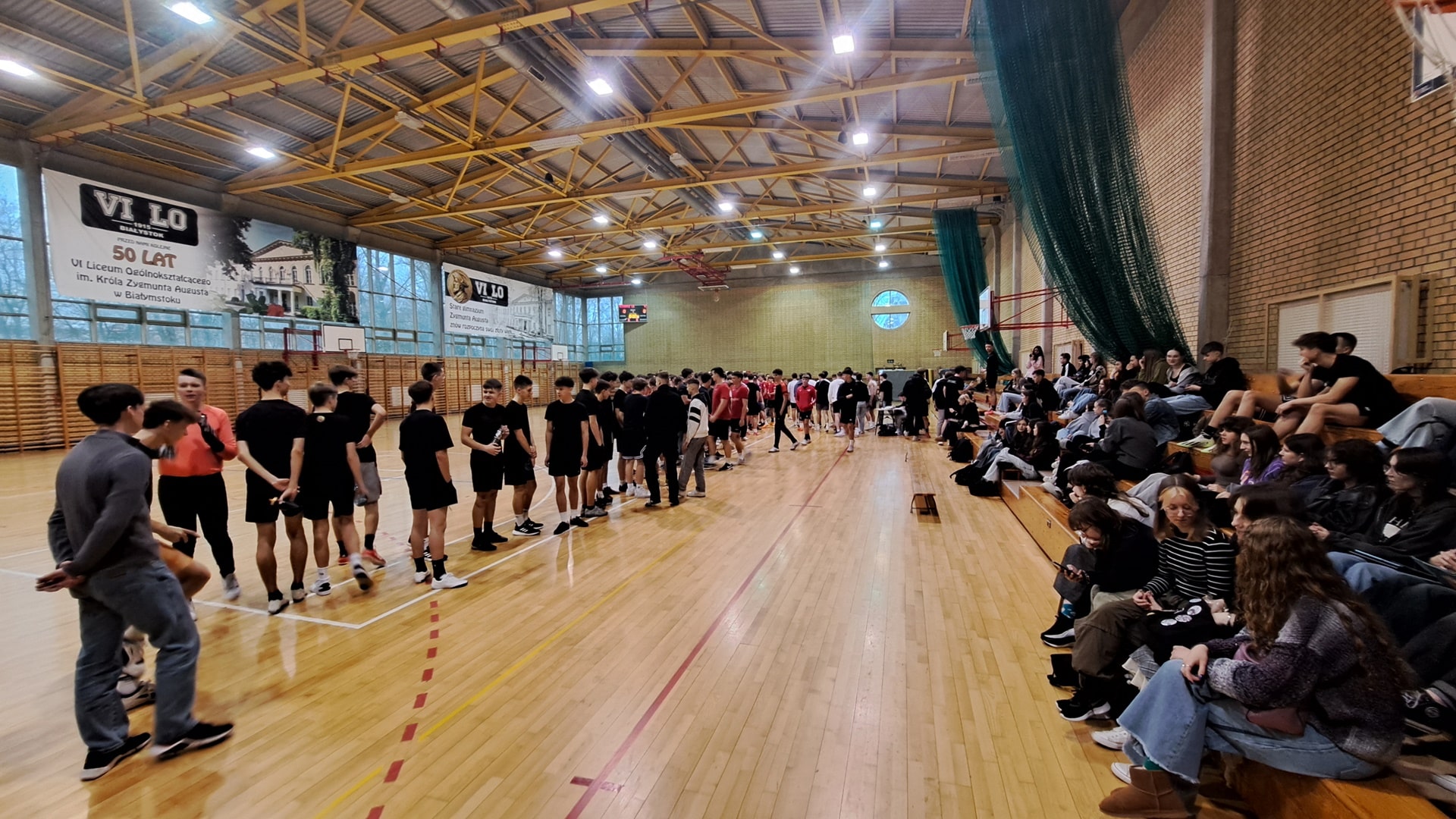 Uczniowie VI LO w Białymstoku zorganizowali turniej futsalu, by wspomóc potrzebujących