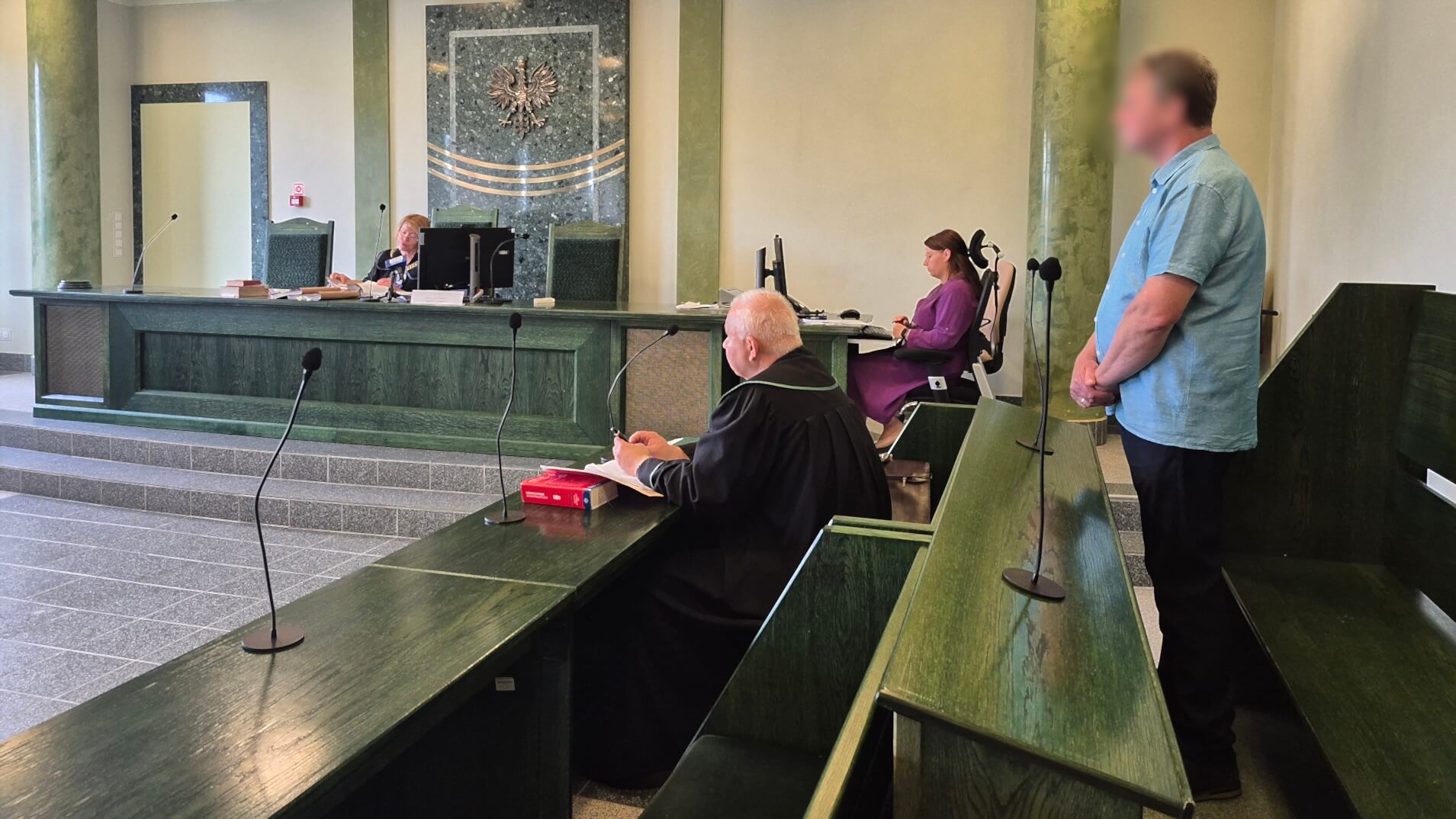 Śmiertelny wypadek podczas wysiadania z autobusu - ruszył proces kierowcy