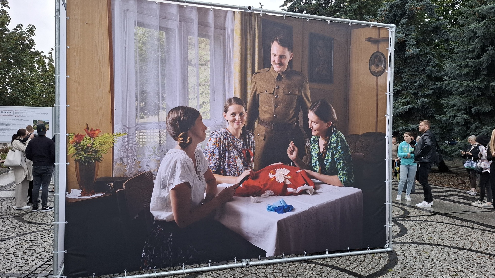 Augustów. Wystawa o Obławie w centrum miasta