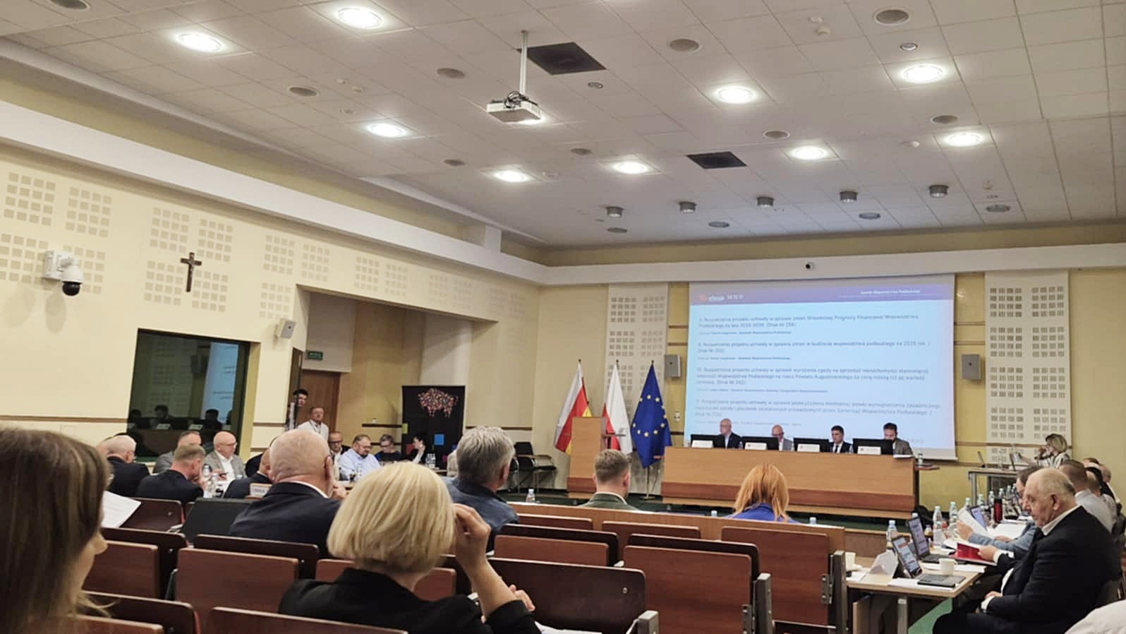 Podlascy radni zadecydowali. Będą pieniądze m.in. na remonty szynobusów, szpitale i OSP