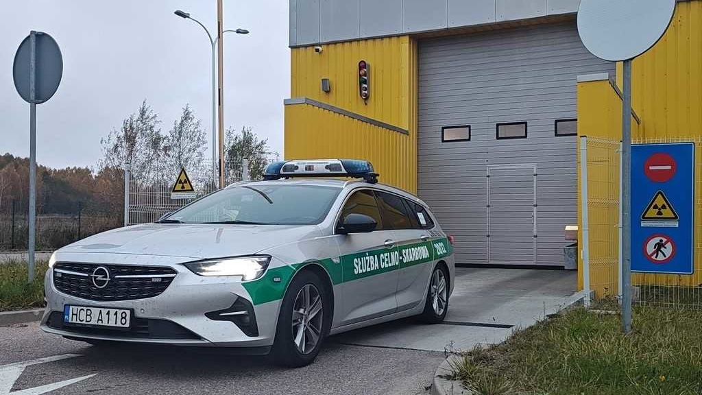 Ponad pół miliona paczek papierosów zamiast mebli. KAS udaremniła przemyt papierosów