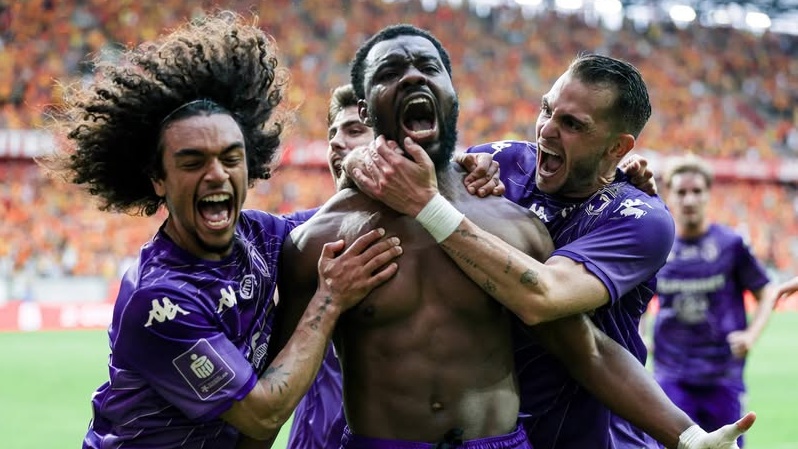 Jagiellonia odmienia losy meczu i wygrywa z Widzewem [wideo]