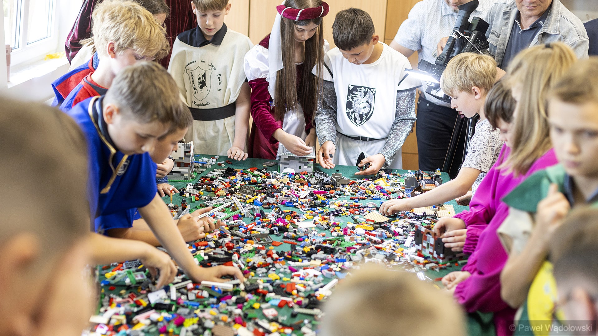 Zbudujmy z Lego zamek Chrobrego - nietypowa lekcja historii w szkole w Puchałach