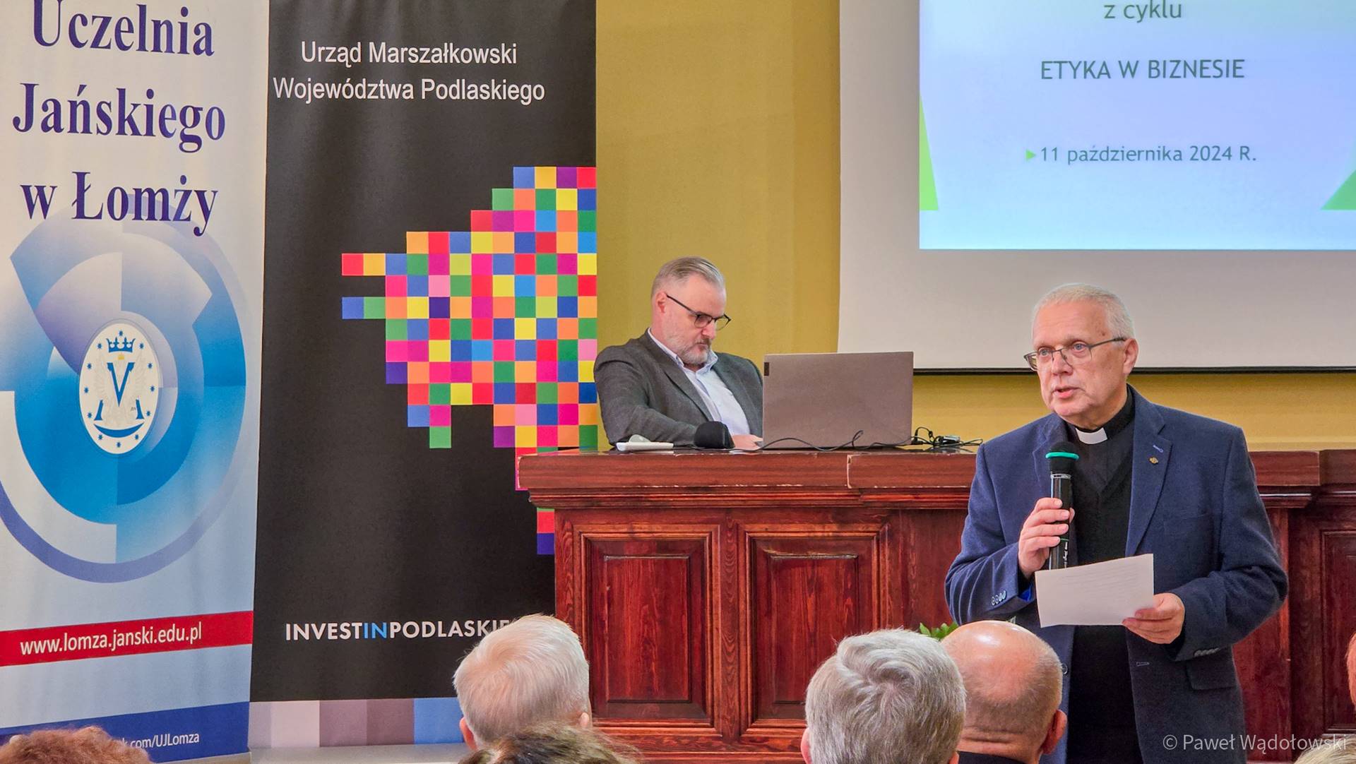 W Uczelni Jańskiego w Łomży trwa konferencja naukowa "Etyka w biznesie"