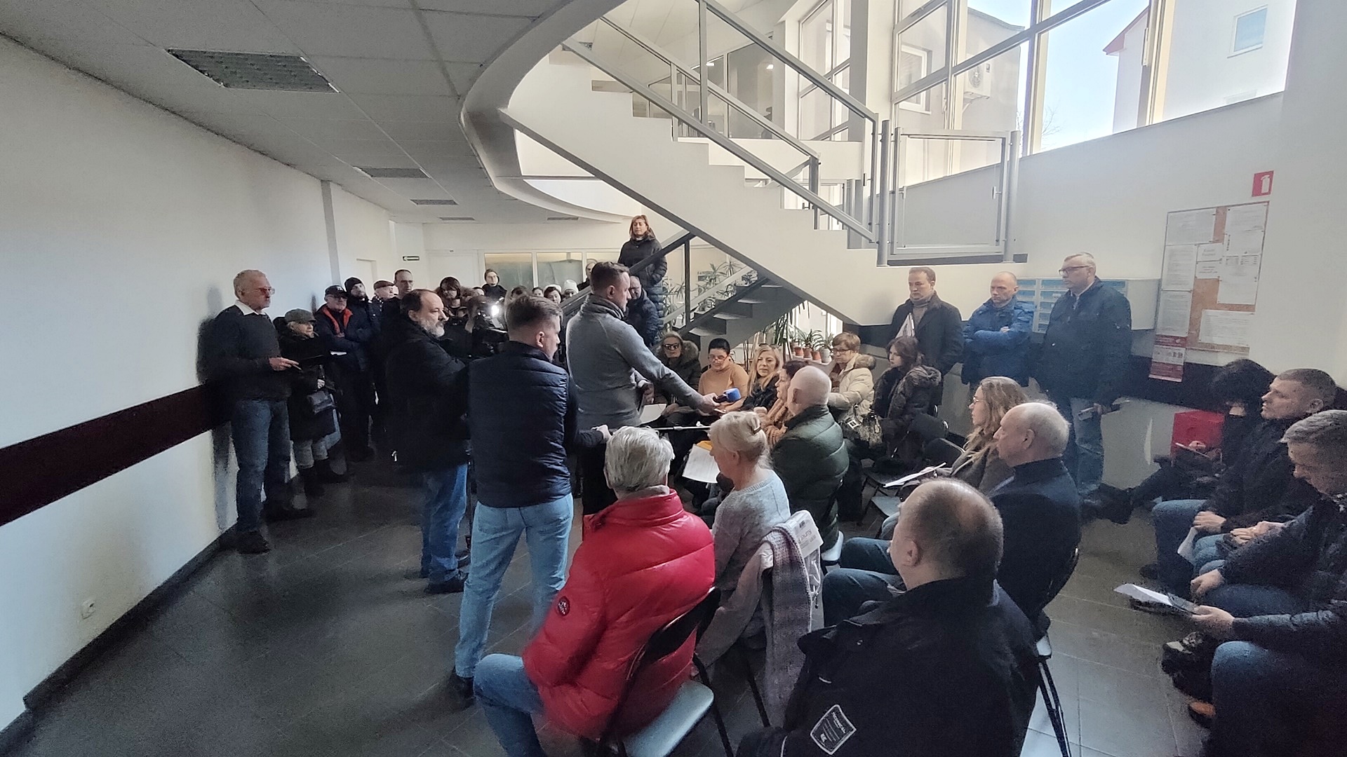 Mieszkańcy okolic stawów przy ul. Mickiewicza w Białymstoku protestują przeciwko planom budowy wieżowca