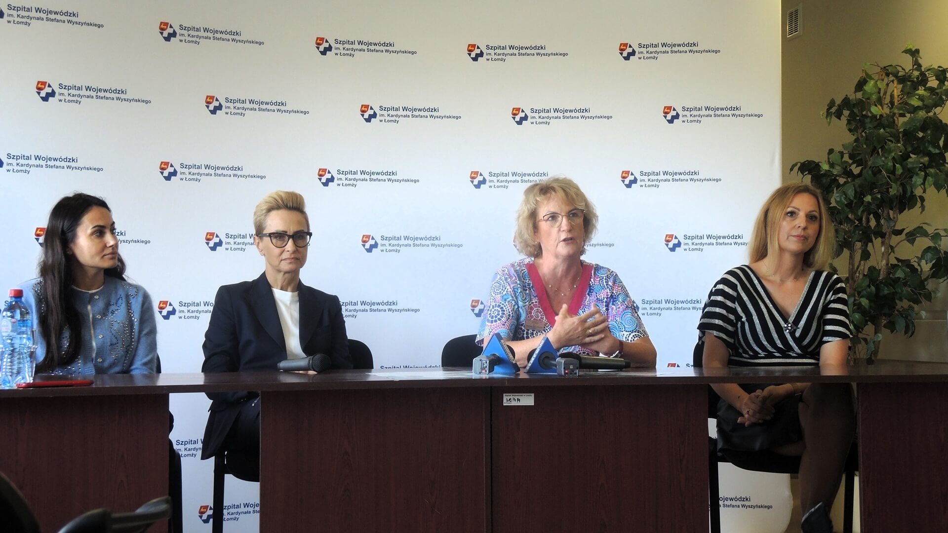 Lekarze z łomżyńskiego szpitala zachęcają pacjentów, by korzystali z oferty placówki dotyczącej onkologii