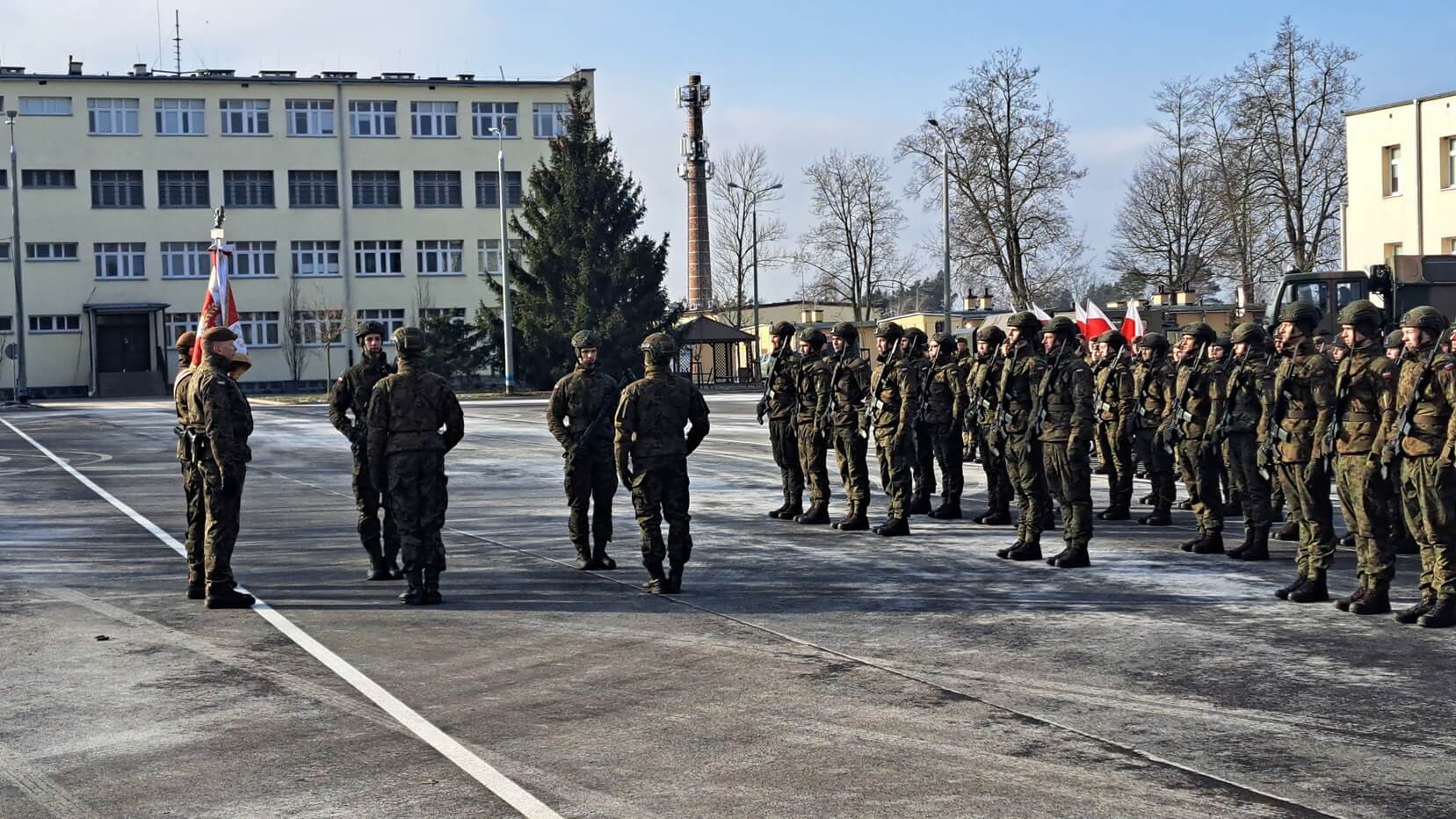 Nowi żołnierze podlaskiej brygady "terytorialsów". Część z nich to uczniowie
