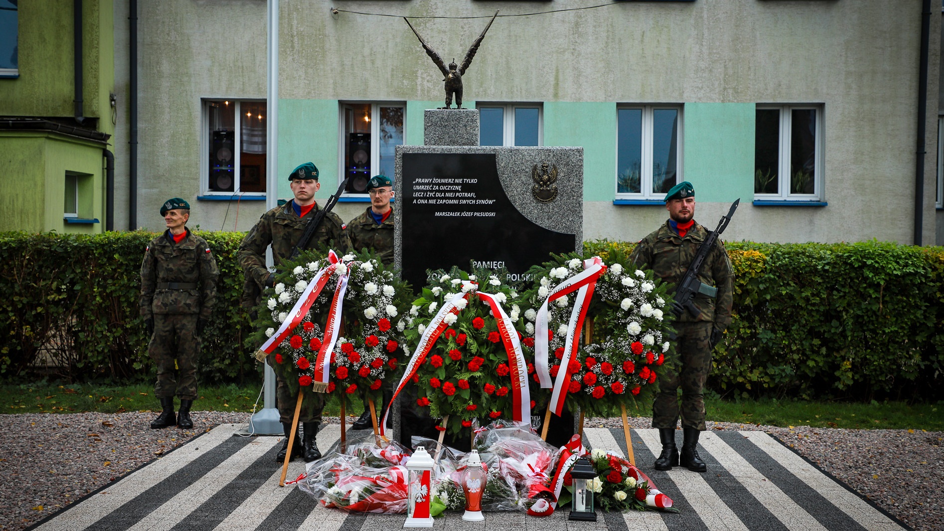 Msze, apel i bieg pamięci - obchody 105. rocznicy Bitwy Niemeńskiej w Nowym Dworze