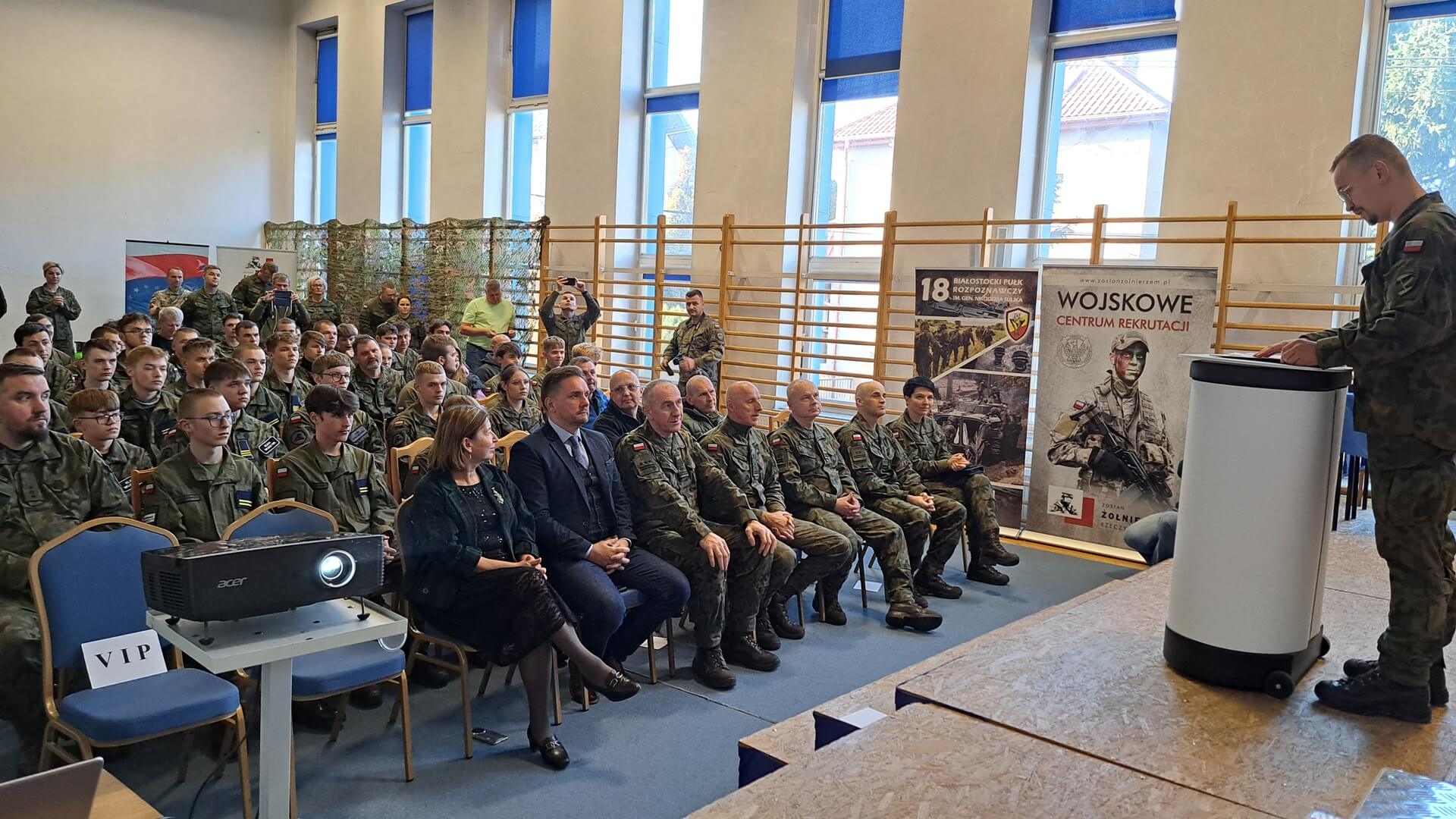 Łapy: Drużyny ze szkół mundurowych walczą o mistrzostwo województwa w strzelectwie