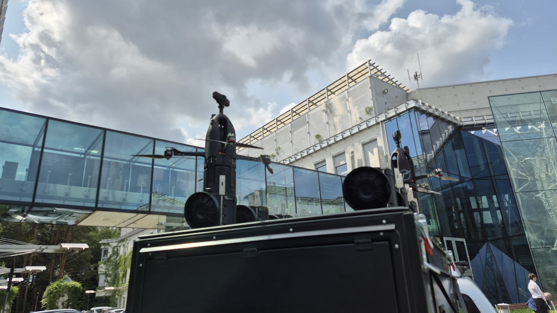 "Dronizacja armii i służb - wyzwanie i realia w świecie a Polska" - konferencja na Wydziale Stosunków Międzynarodowych UwB