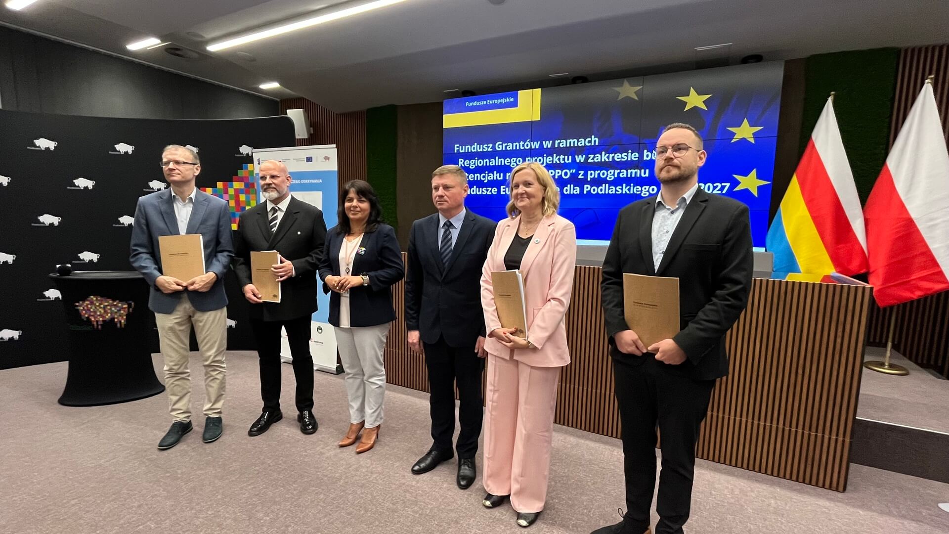 Umowy podpisane. Do podlaskich uczelni na badania trafi prawie 1,5 mln zł