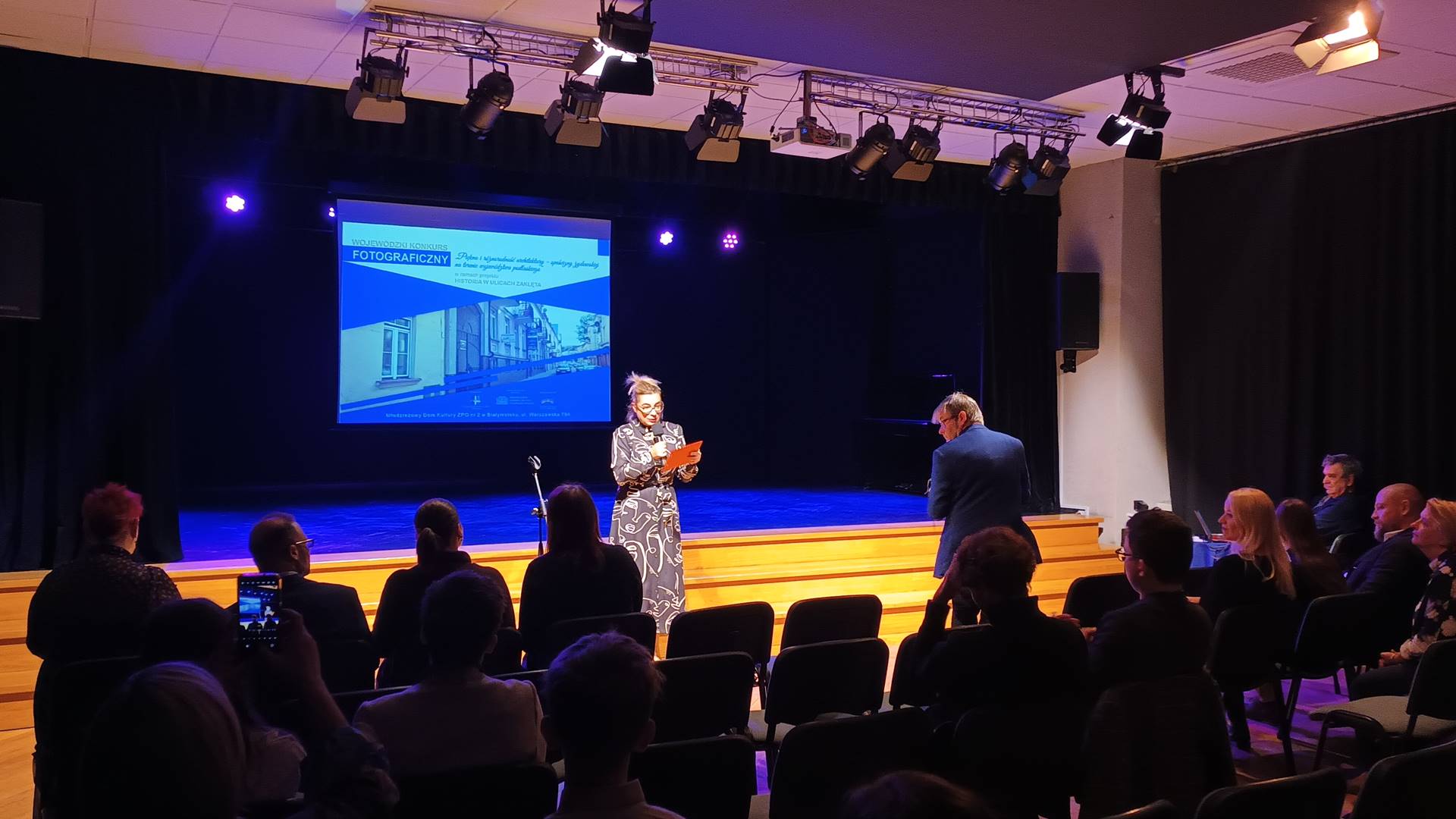 Ponad 50 uczniów wzięło udział w konkursie fotograficznym "Piękno i różnorodność architektury - spuścizny żydowskiej..."