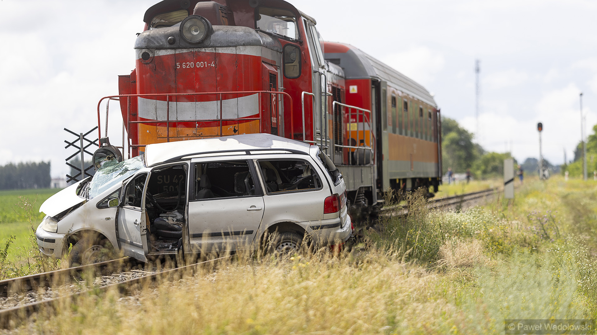 Śmiertelny wypadek na niestrzeżonym przejeździe kolejowym