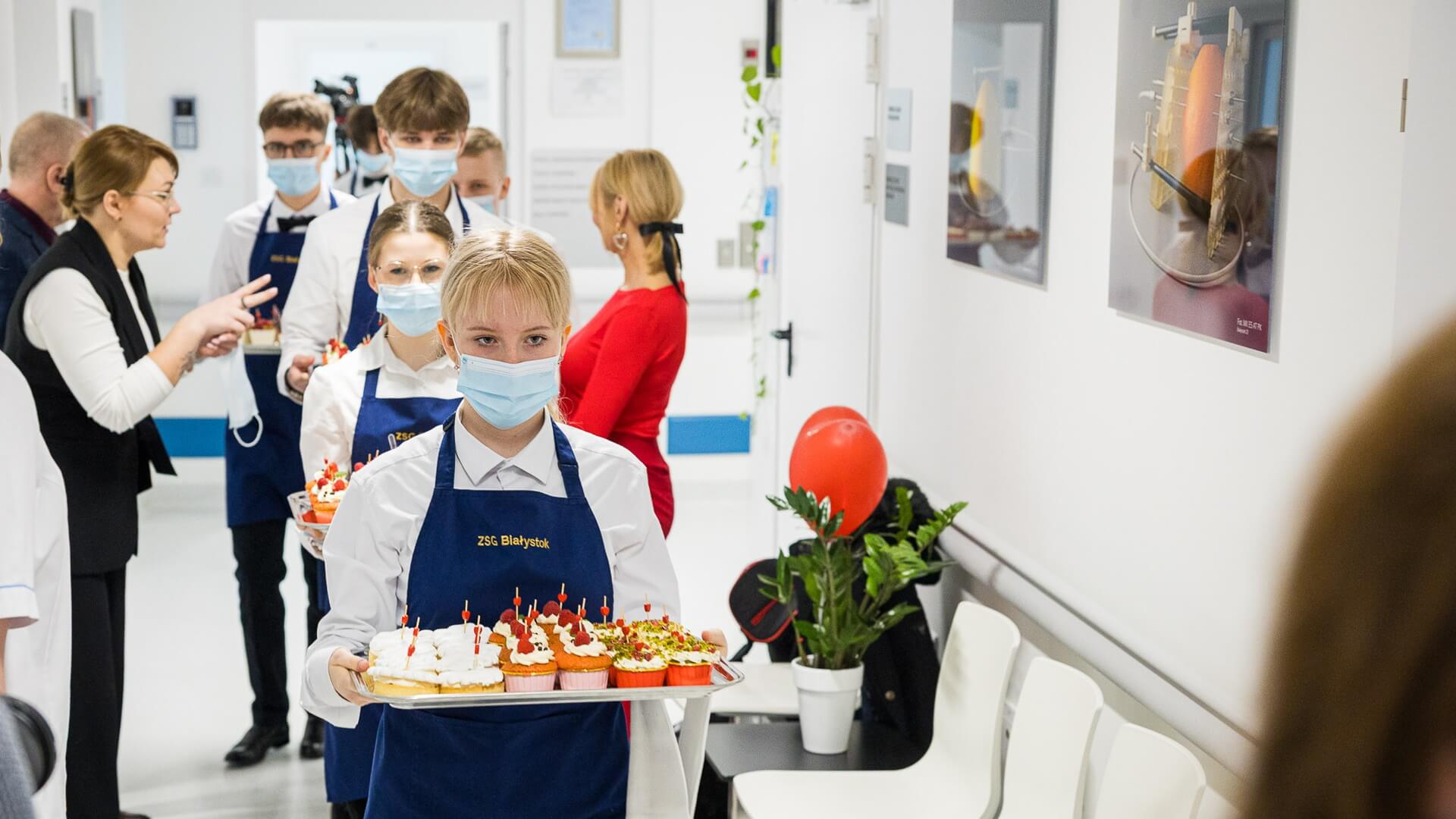 Owocowe desery na poprawę nastroju dla chorych i personelu