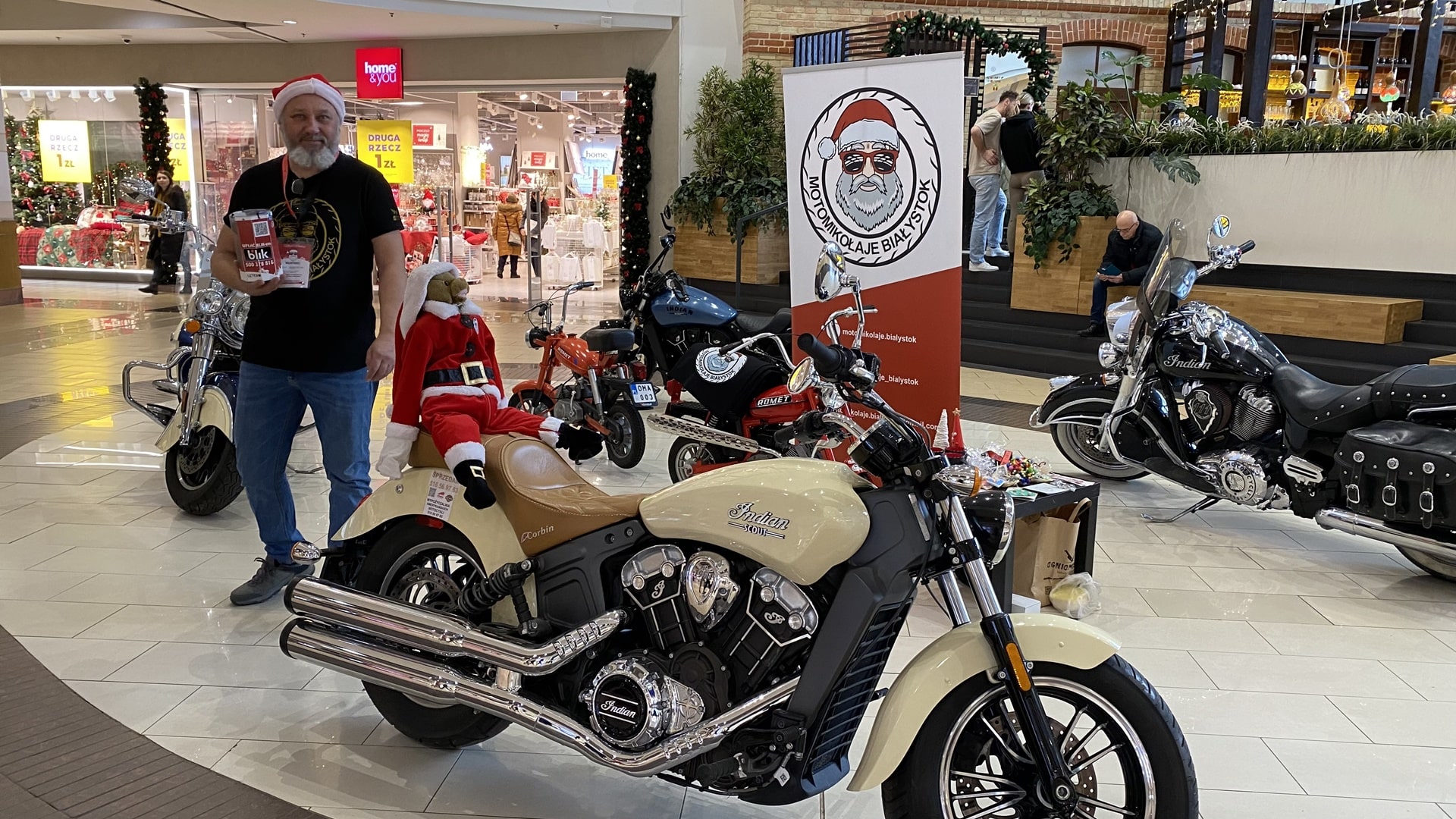 MotoMikołaje pomagają podopiecznym domów dziecka. Trwa zbiórka w galeriach handlowych