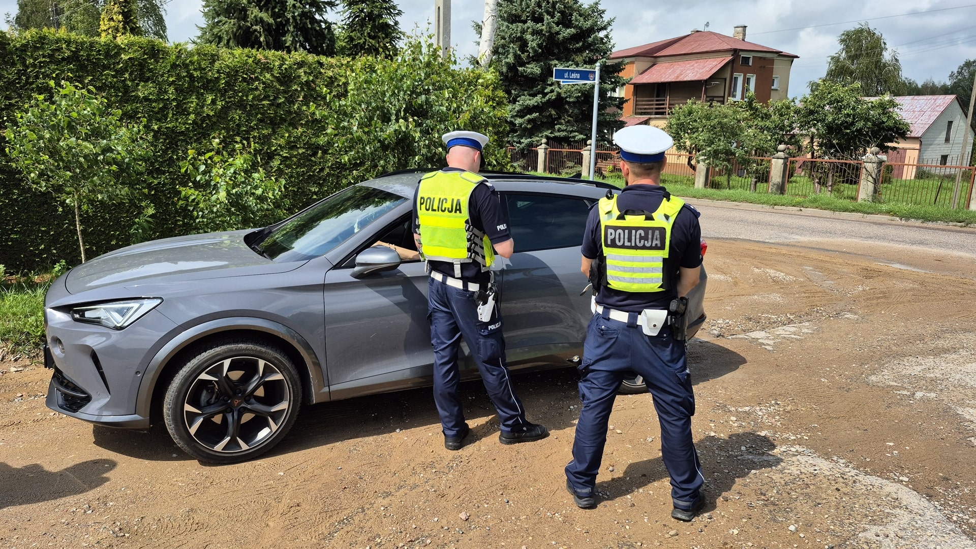 Nie lekceważ znaku "STOP". O ostrożność apelują policjanci i kolejarze