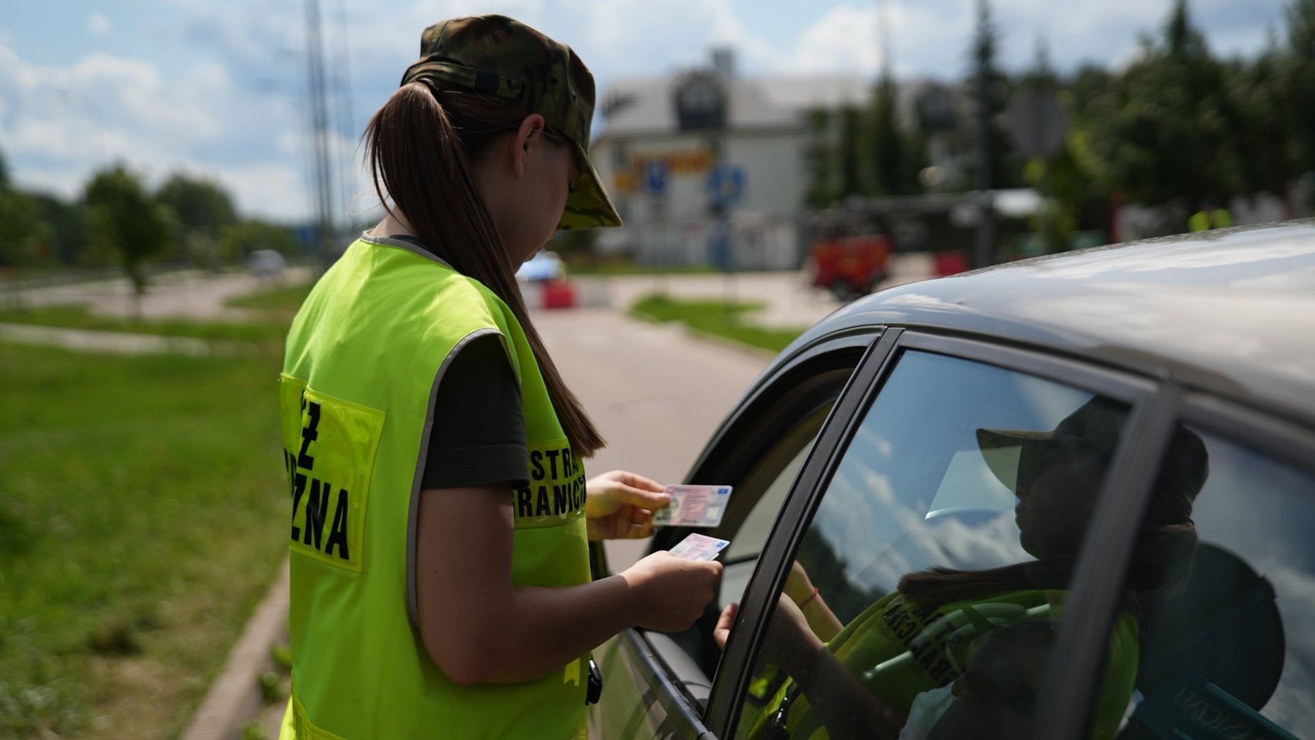 Granica z Litwą: zatrzymani migranci i kurier