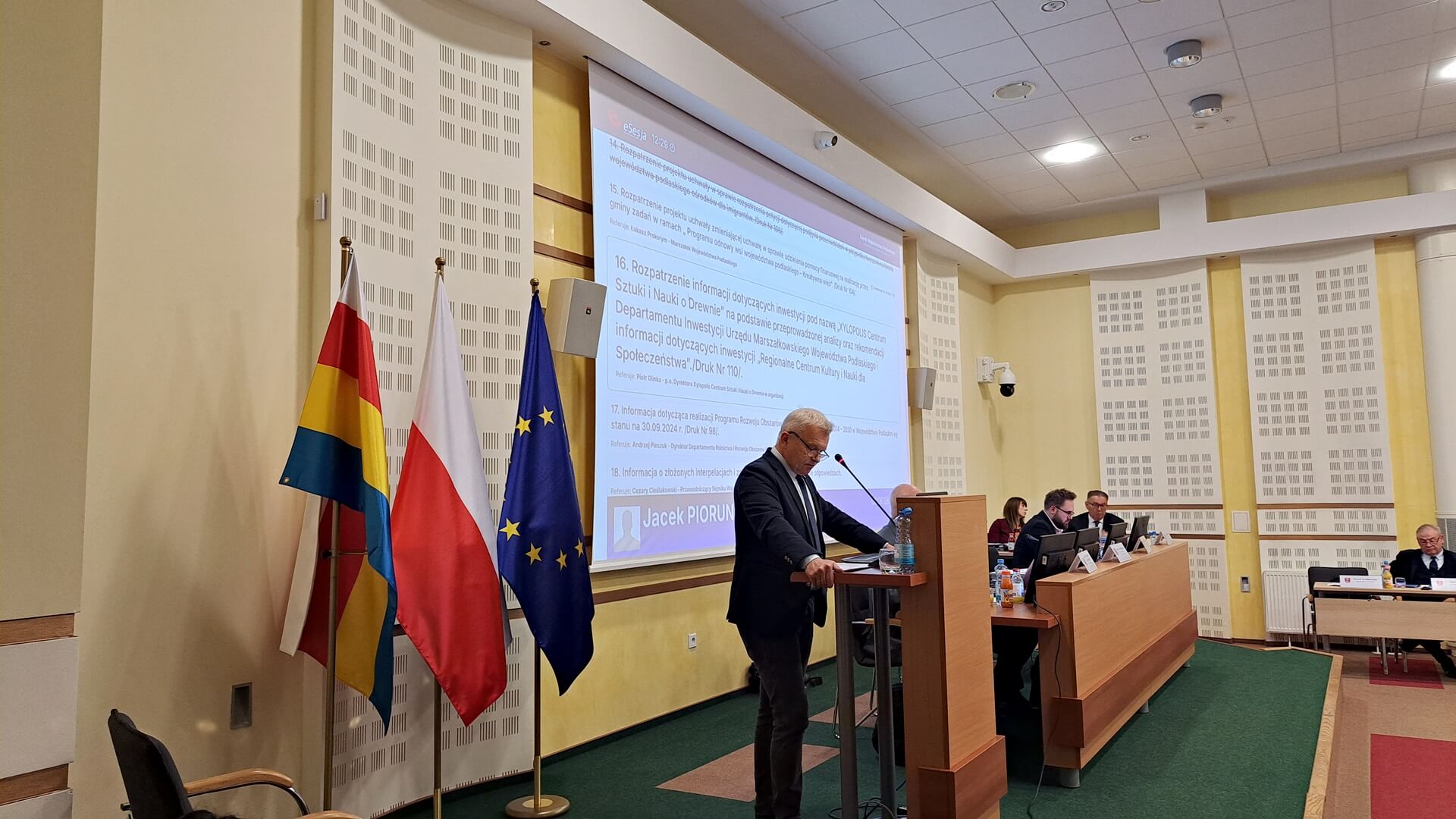 Prawie miliard złotych w budżecie województwa na inwestycje drogowe