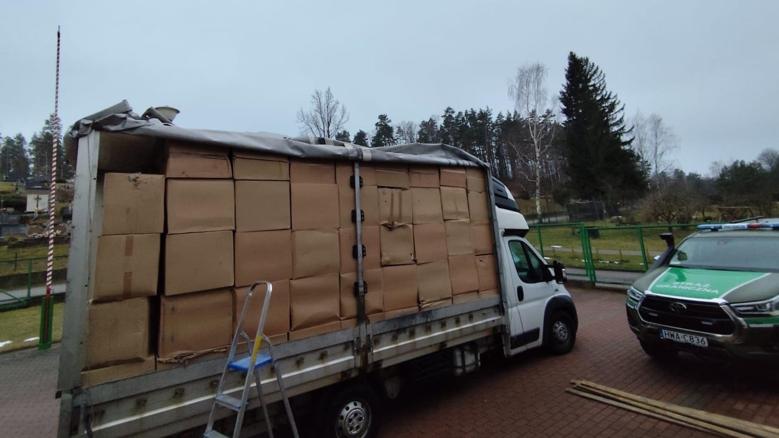 Straż graniczna skontrolowała w Szypliszkach samochód dostawczy, był pełen papierosów