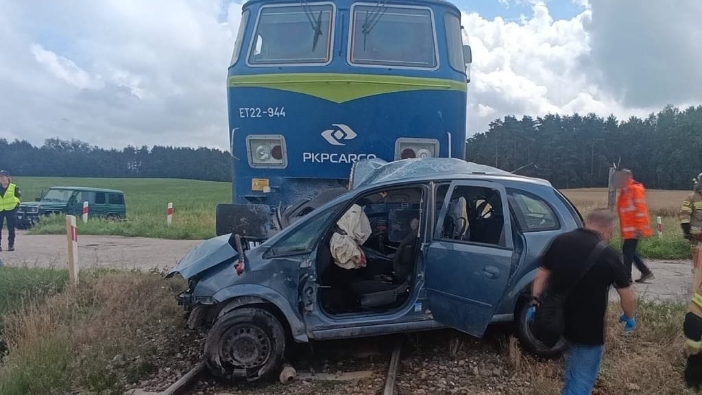 Śmiertelny wypadek  na przejeździe kolejowym. Pociągi mają opóźnienia