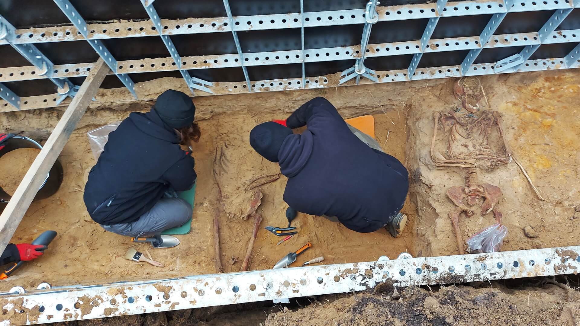 IPN kontynuuje prace na cmentarzu wojskowym w Białymstoku