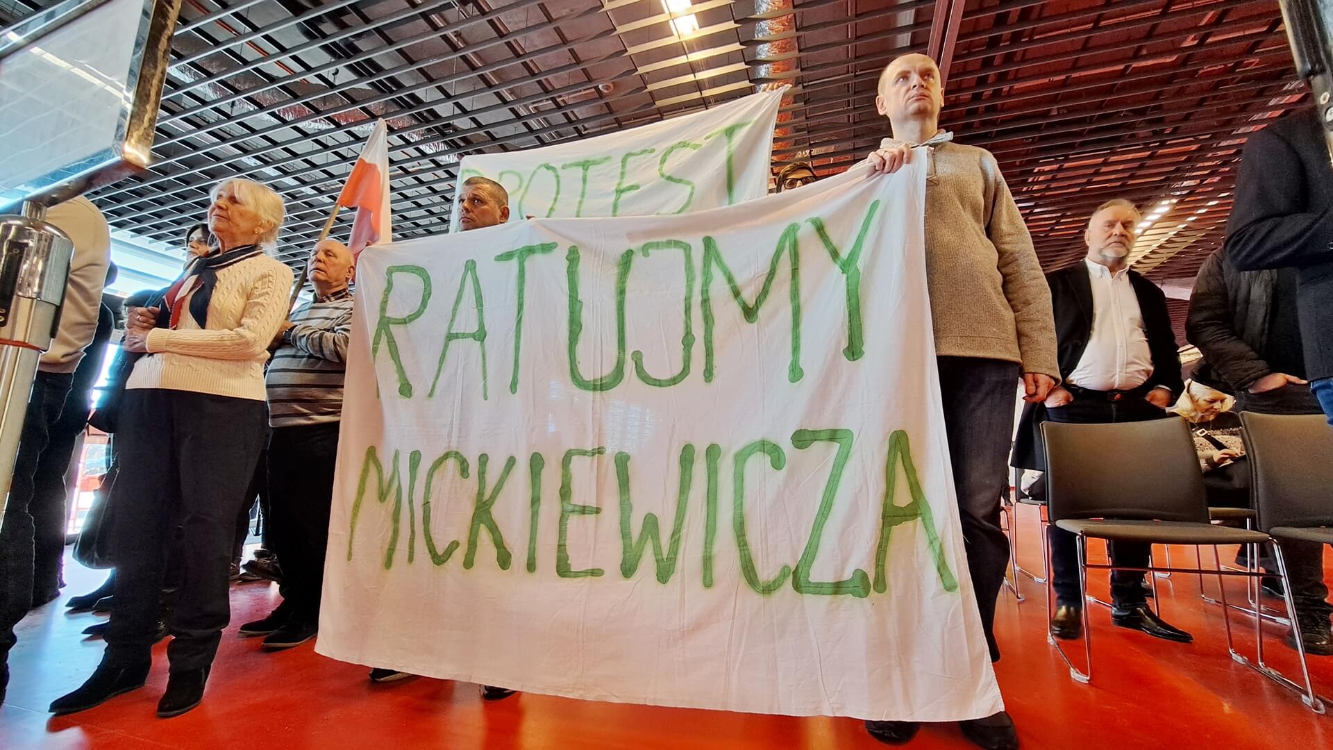 Nie będzie wieżowca przy ul. Mickiewicza w Białymstoku. Po protestach mieszkańców radni odesłali wniosek do inwestora