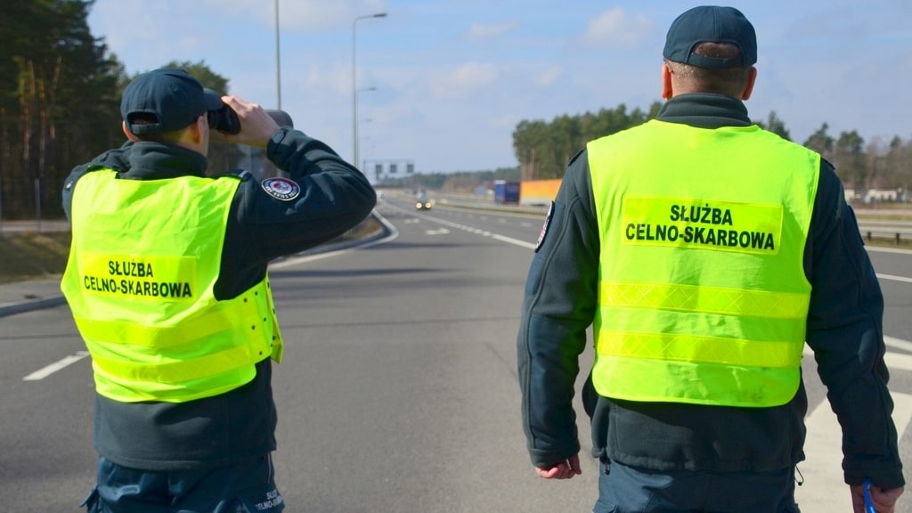 Podlaska KAS zatrzymała nielegalne środki ochrony roślin