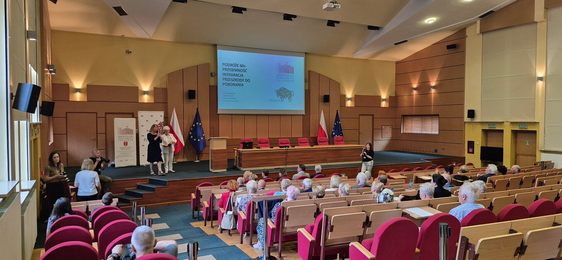 Seniorzy i podróżowanie - największy problem: pieniądze