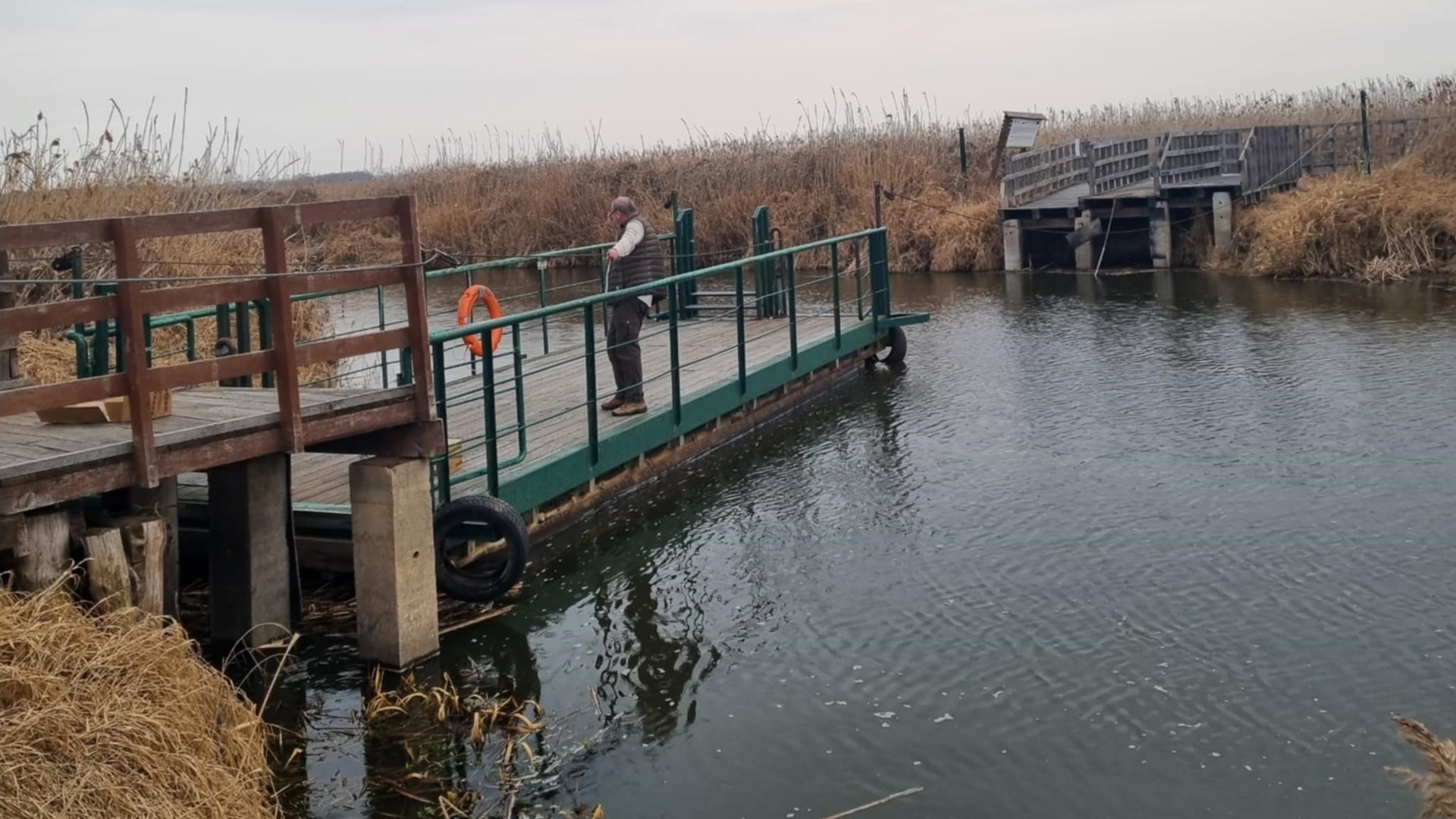 Turyści i mieszkańcy mogą już korzystać z kładki Waniewo-Śliwno