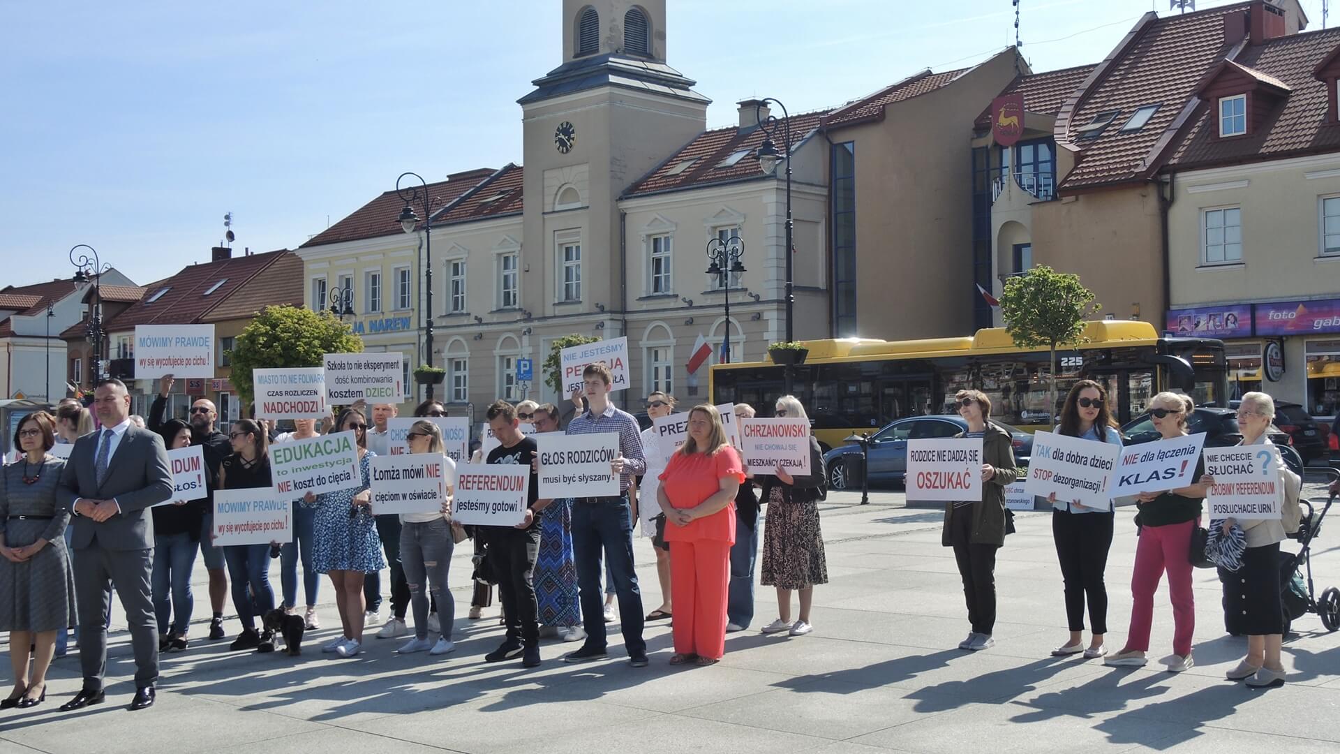 Rodzice z Łomży przeciwko reorganizacji szkół