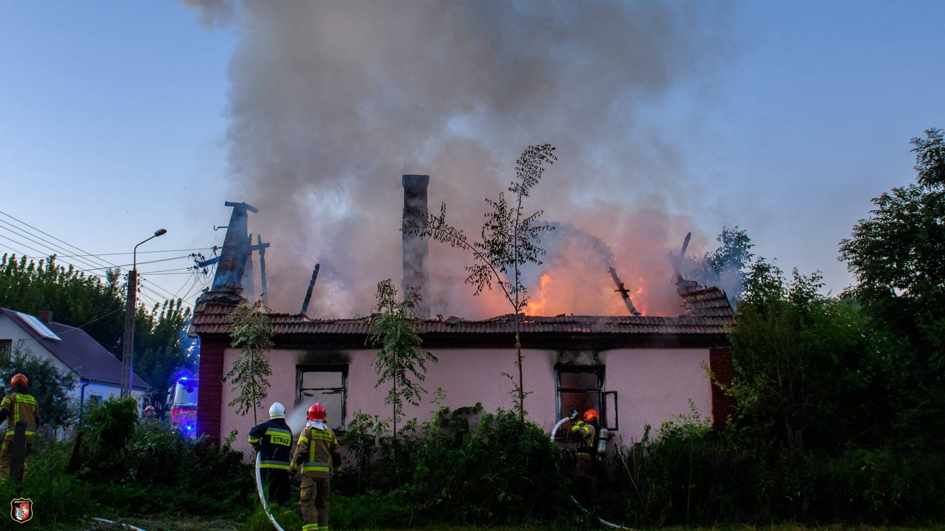 Tragiczny pożar w Zalesiu. Nie żyje starszy mężczyzna [zdjęcia]