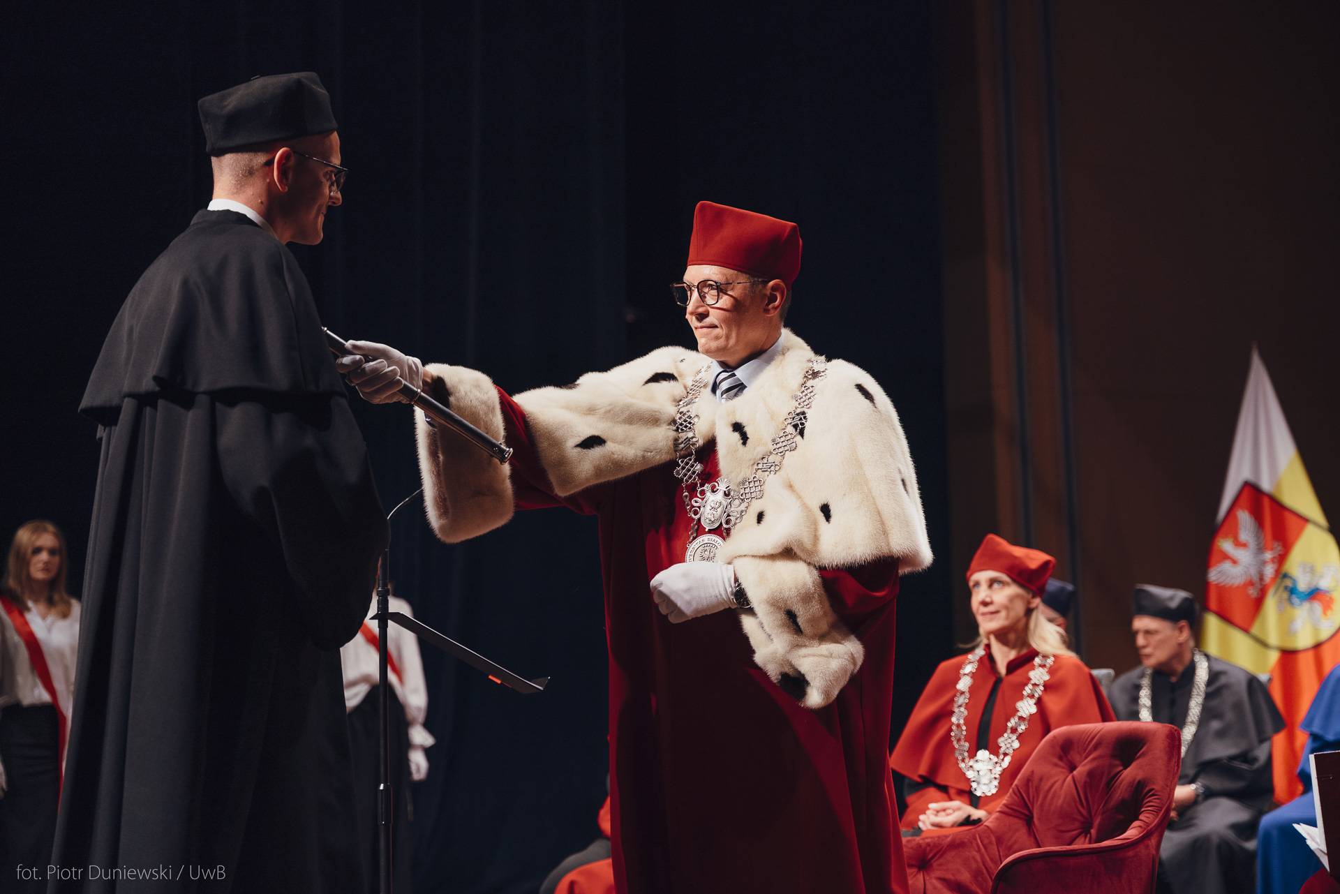 Wzrost potencjału naukowego w Białymstoku. UMB i UwB z nowymi doktorami [zdjęcia]