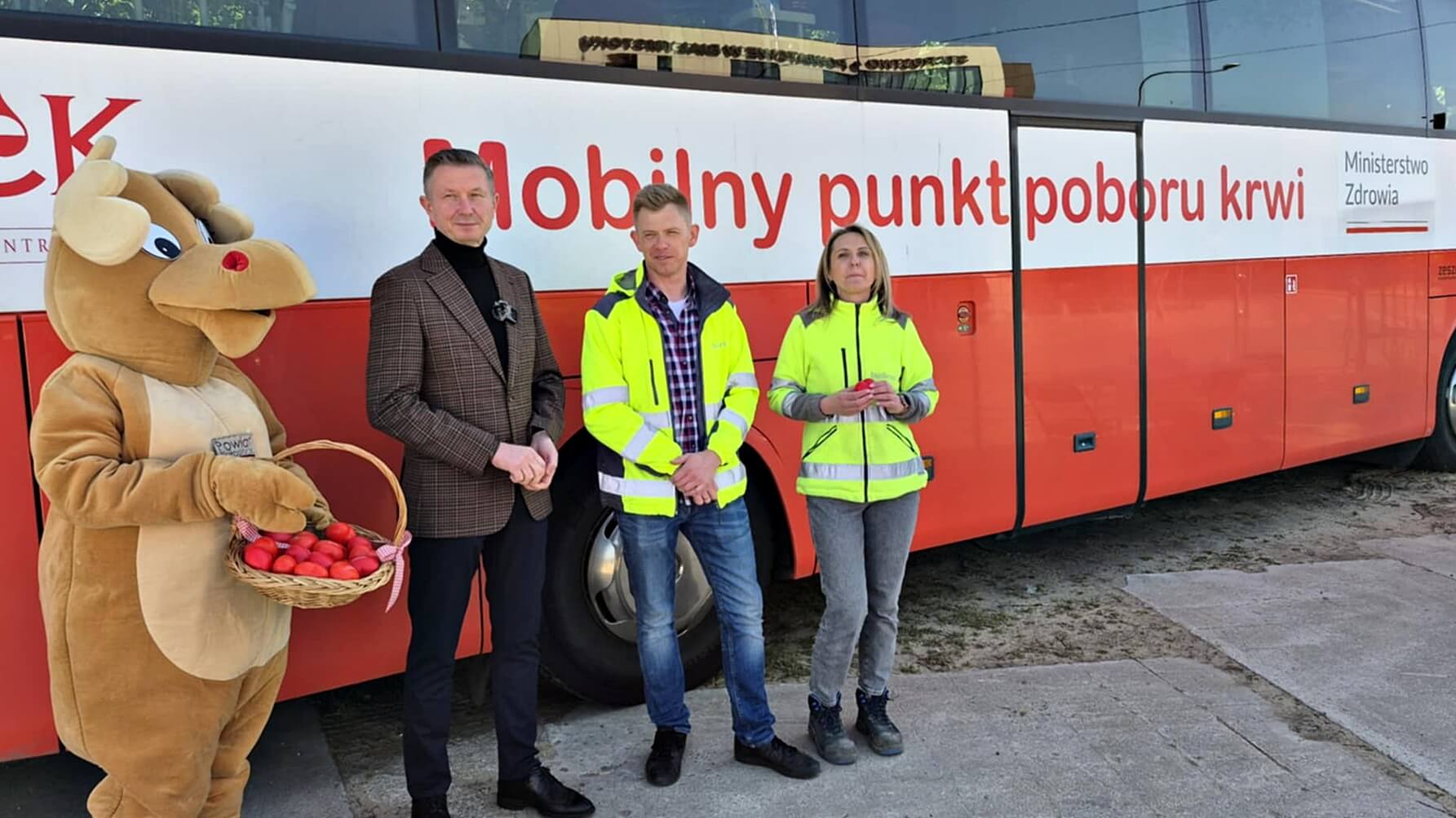 Krwiobus przy Wiewiórczej. Można było podzielić się najcenniejszym lekiem