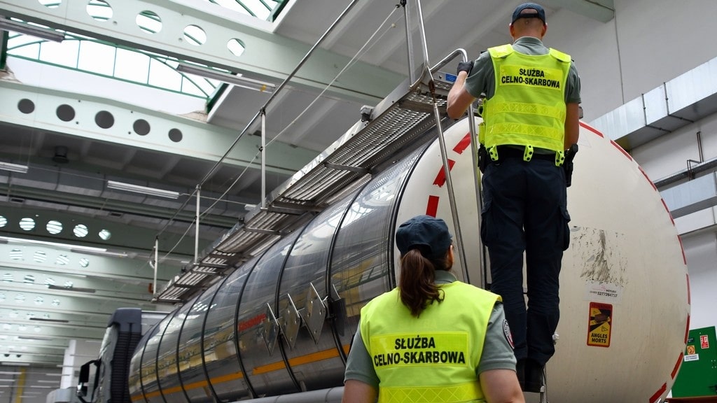 Miał być olej smarowy, a był napędowy. A w takim razie to przemyt