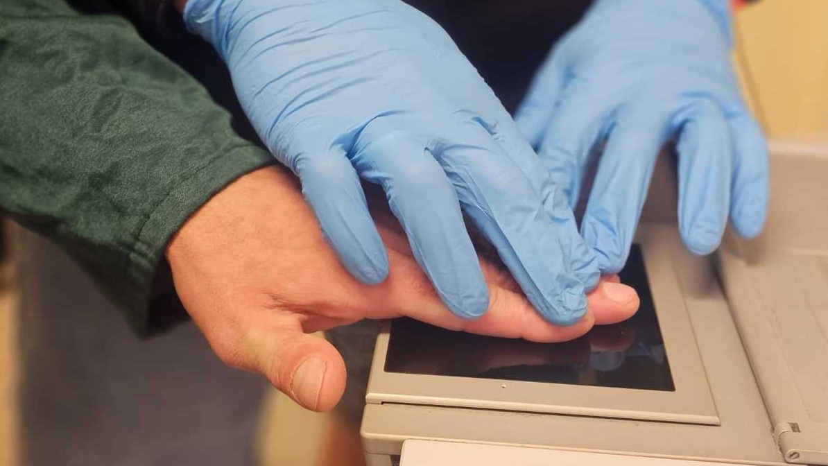 Członek szajki oszustów w roli "odbieraka" zatrzymany