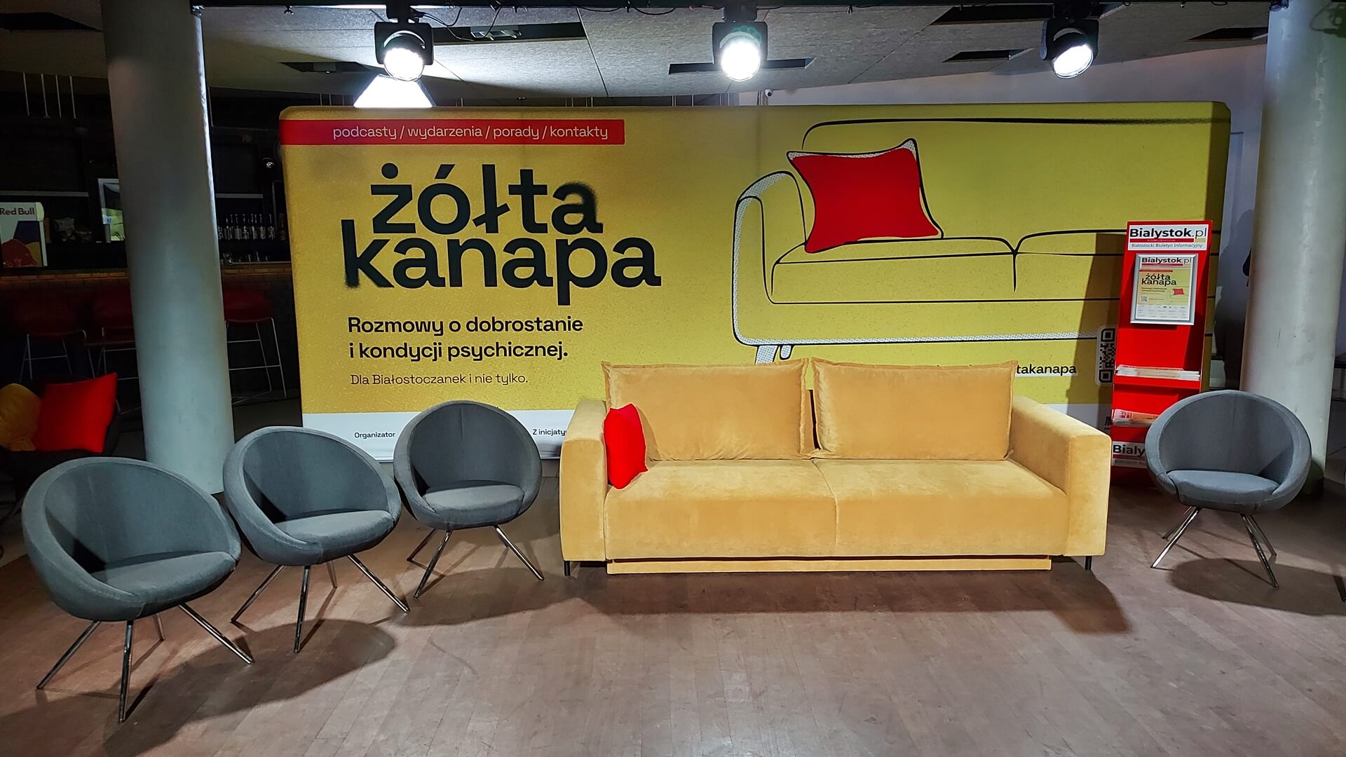 "Troska o siebie nie jest egoizmem". W Białymstoku trwa kampania "Żółta Kanapa" na rzecz zdrowia psychicznego [rozmowa]