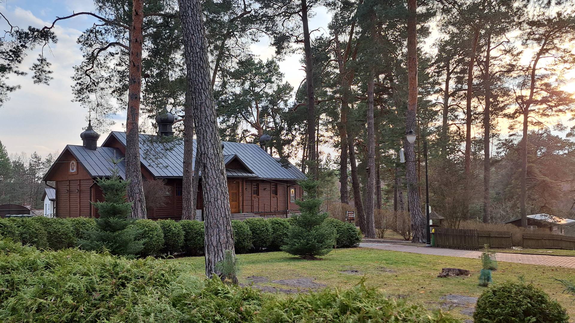 Prawosławni maturzyści modlą się o pomyślne zdanie egzaminów na św. Górze Grabarce
