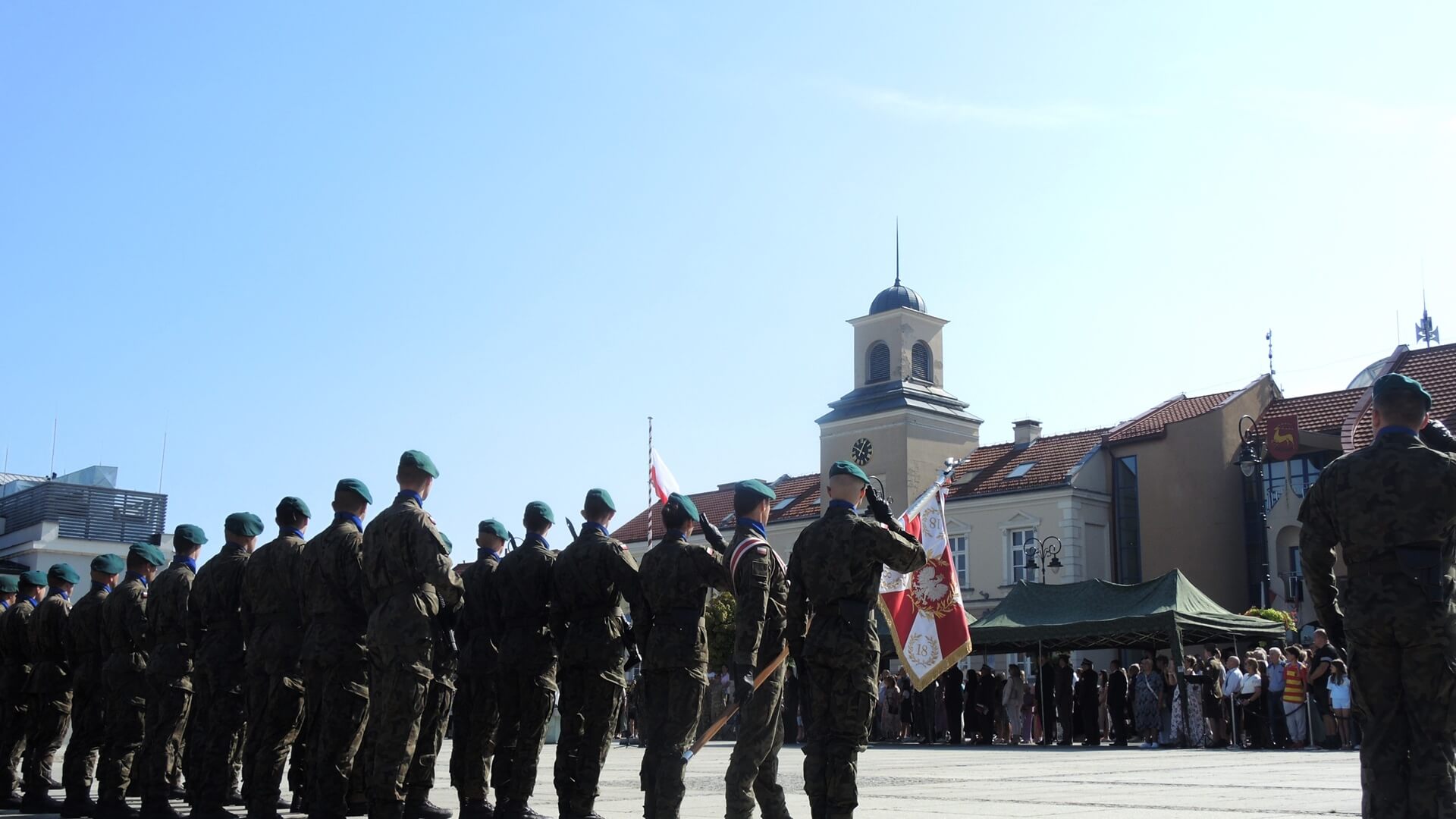 Wzruszające chwile w centrum Łomży. 87 żołnierzy złożyło przysięgę
