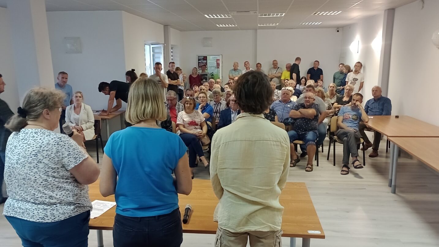 Mieszkańcy gminy Giby protestują przeciwko budowie chlewni na 2 tys. świń