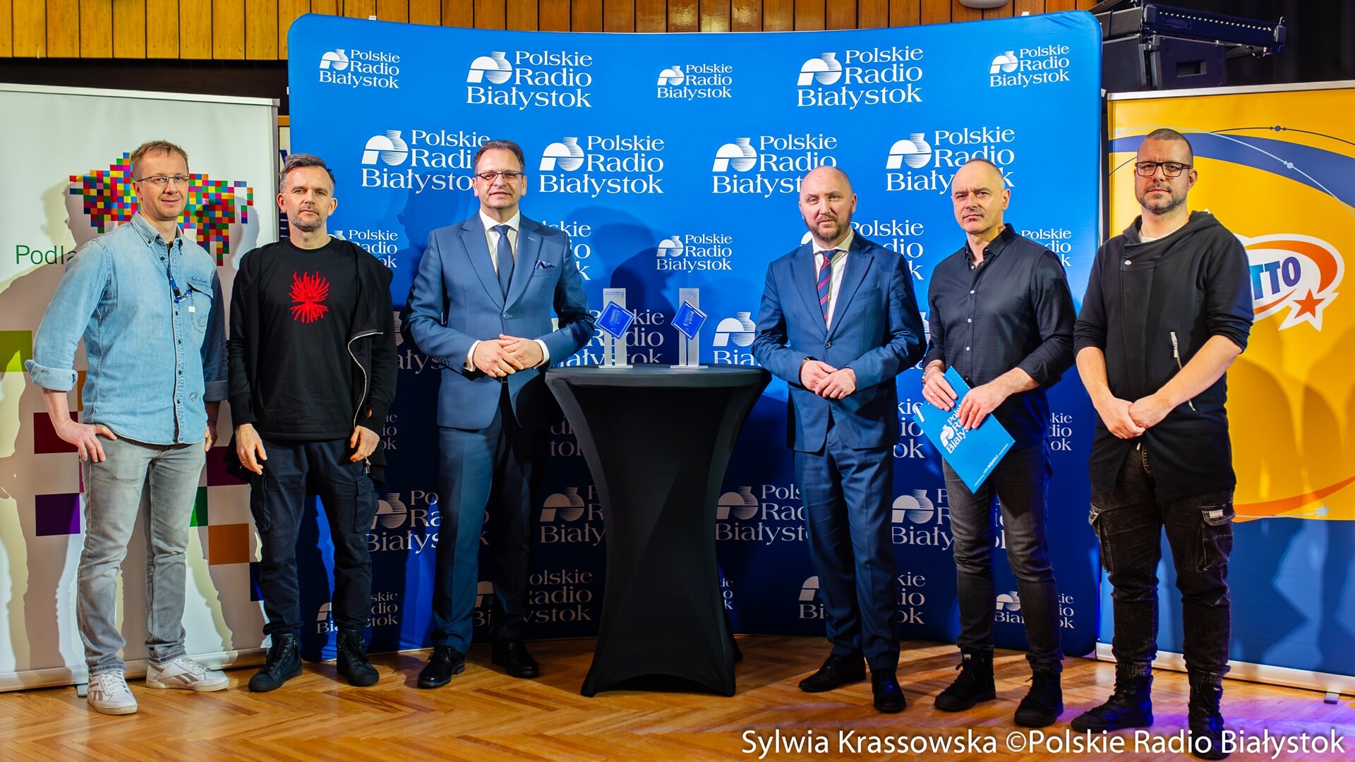 Niebieski Mikrofon 2024. Jury wyłoniło laureatów - wyniki poznamy podczas koncertu finałowego 16 marca