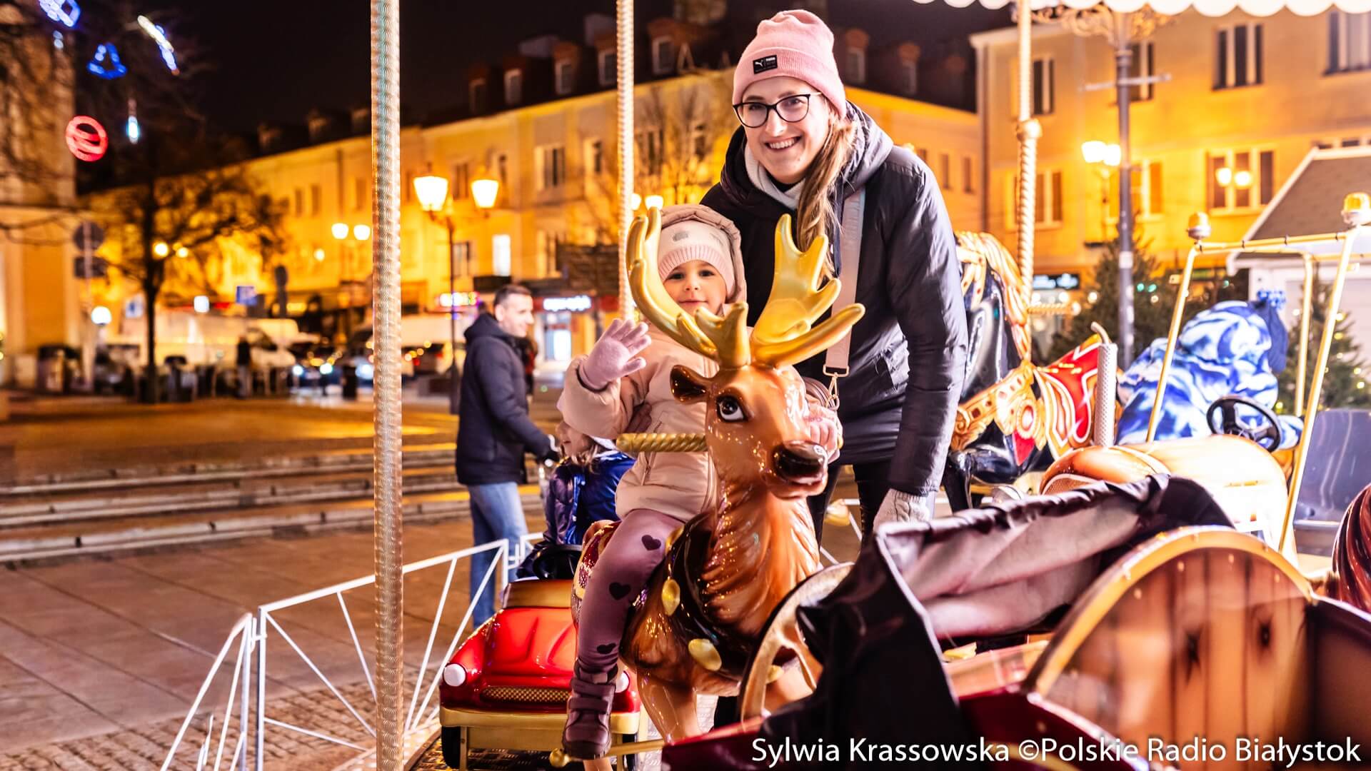 W centrum Białegostoku czuć już świąteczną atmosferę - rozpoczął się jarmark bożonarodzeniowy [zdjęcia]