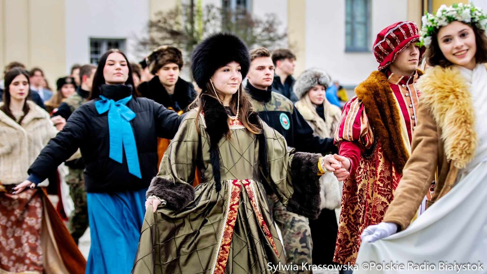 Polonez na Rynku Kościuszki sto dni przed maturą [zdjęcia]